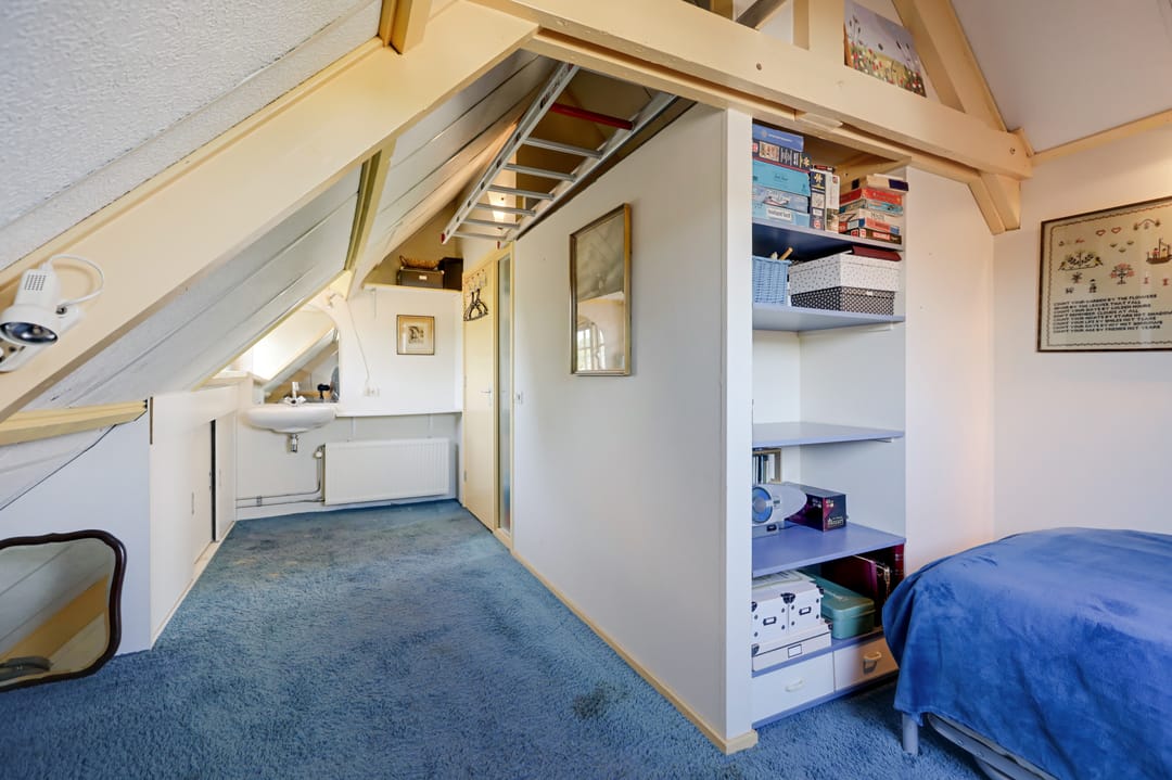 Characterful 1930s Semi-Detached Home with Five Bedrooms, Garden Studio and Spacious Plot Near Doetinchem Forest — 62