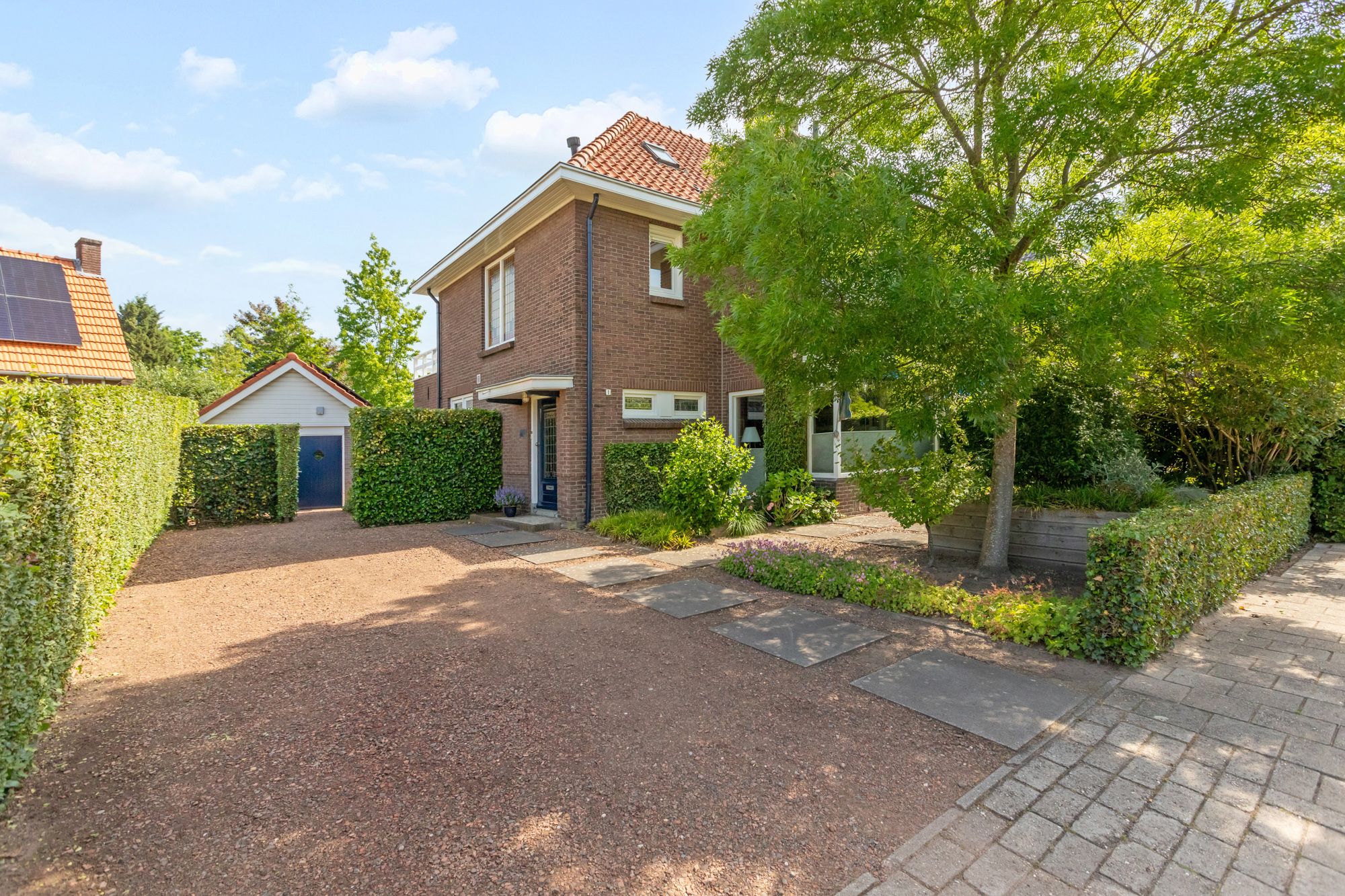 Characterful 1930s Semi-Detached Home with Five Bedrooms, Garden Studio and Spacious Plot Near Doetinchem Forest — 66