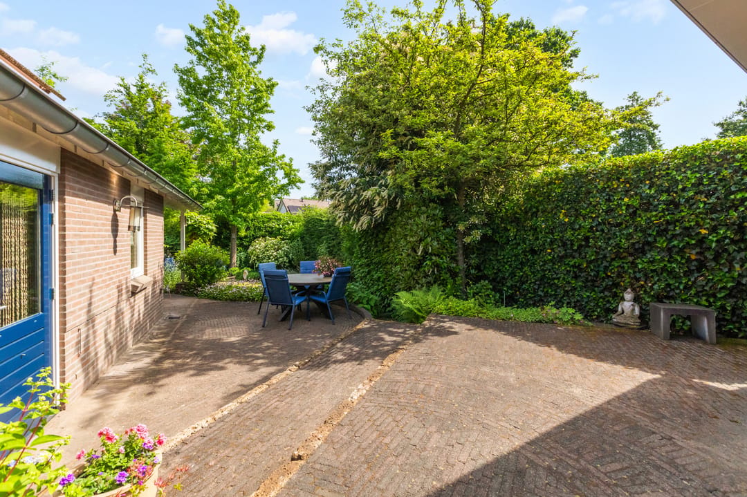 Characterful 1930s Semi-Detached Home with Five Bedrooms, Garden Studio and Spacious Plot Near Doetinchem Forest — 23