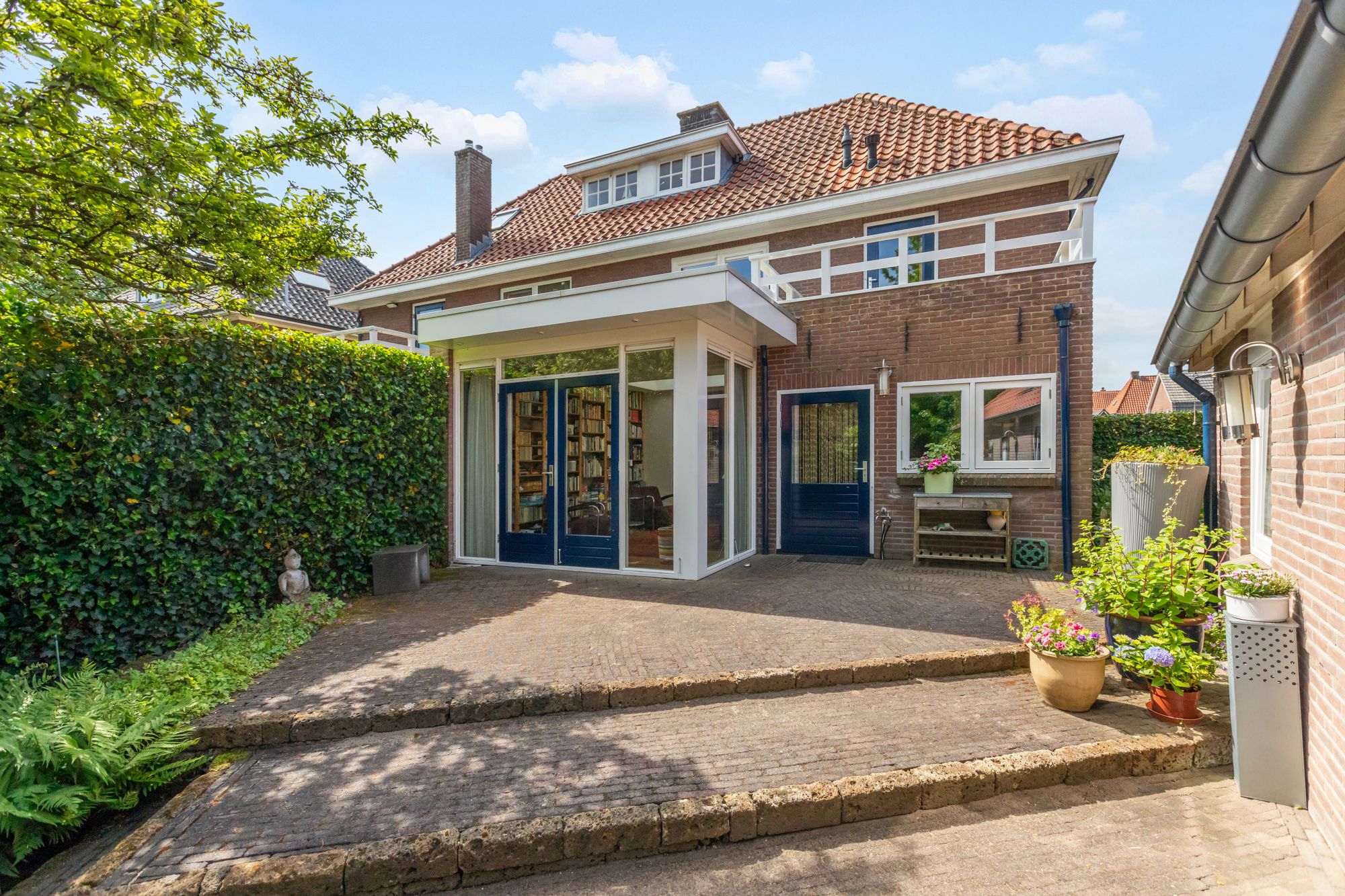 Characterful 1930s Semi-Detached Home with Five Bedrooms, Garden Studio and Spacious Plot Near Doetinchem Forest — 36