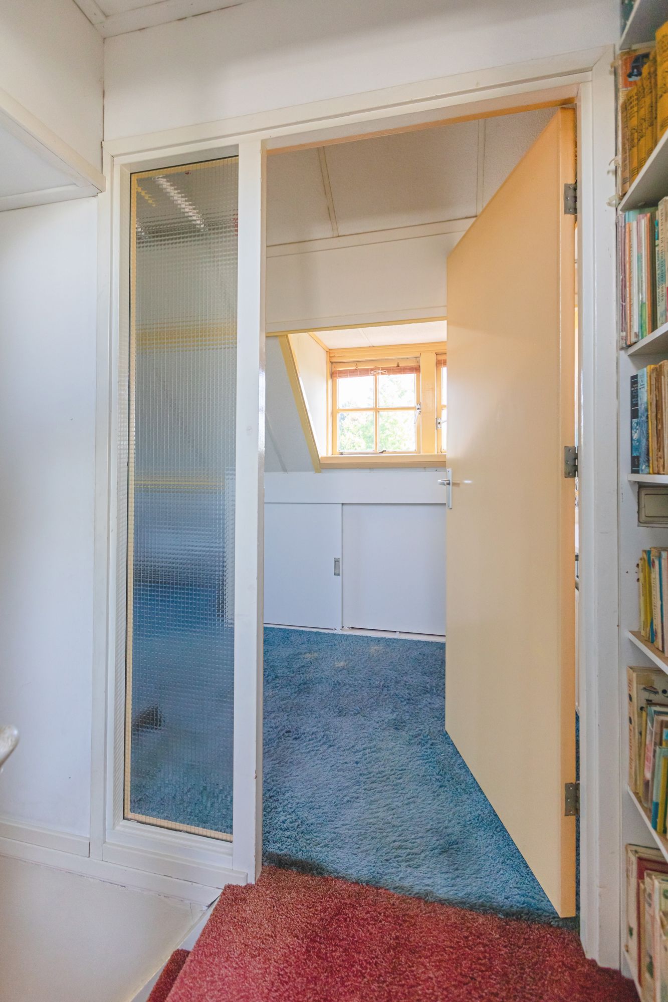 Characterful 1930s Semi-Detached Home with Five Bedrooms, Garden Studio and Spacious Plot Near Doetinchem Forest — 60