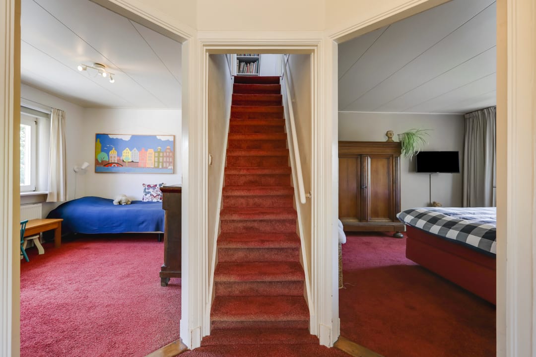 Characterful 1930s Semi-Detached Home with Five Bedrooms, Garden Studio and Spacious Plot Near Doetinchem Forest — 56
