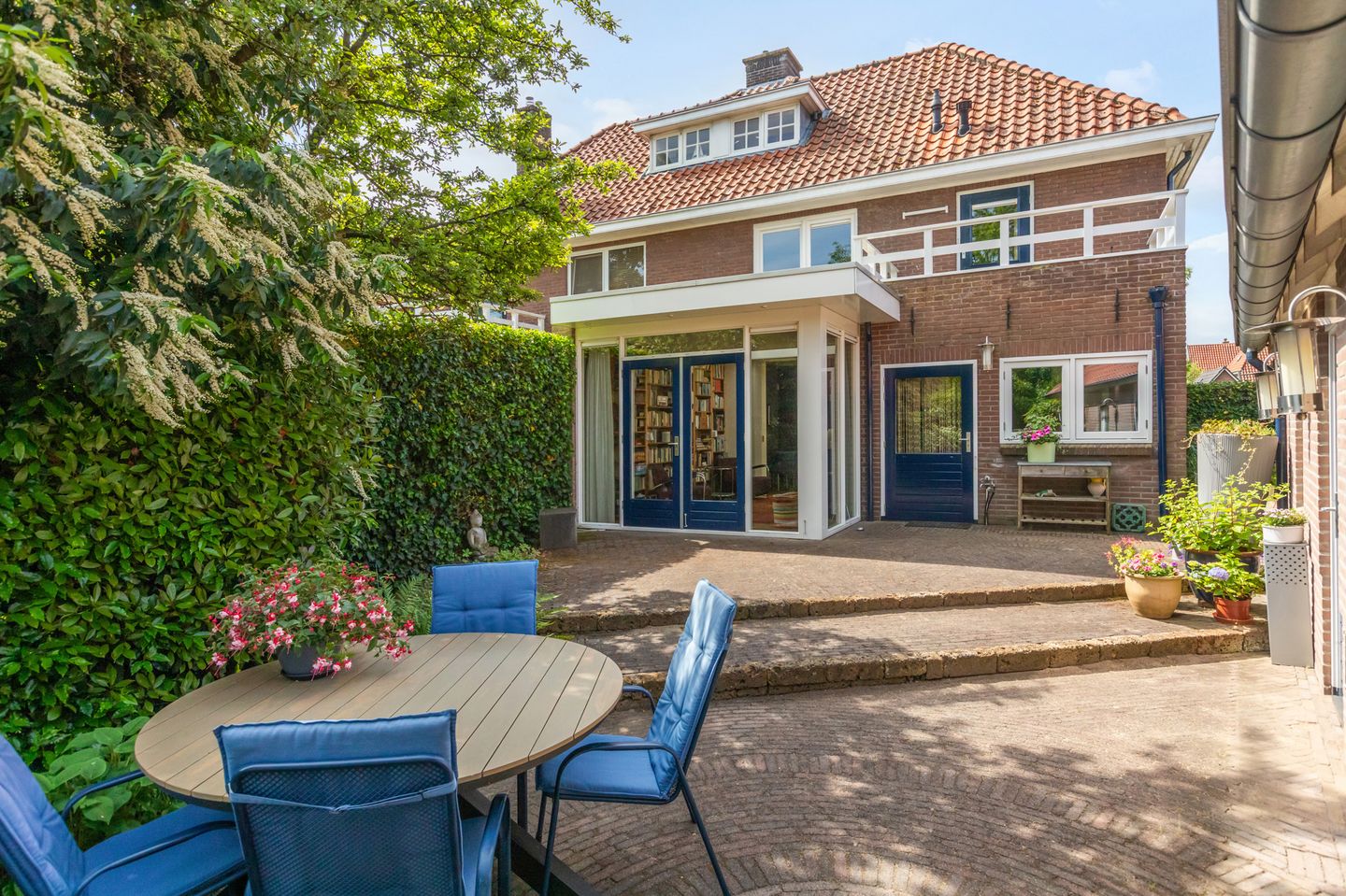 Characterful 1930s Semi-Detached Home with Five Bedrooms, Garden Studio and Spacious Plot Near Doetinchem Forest — 35