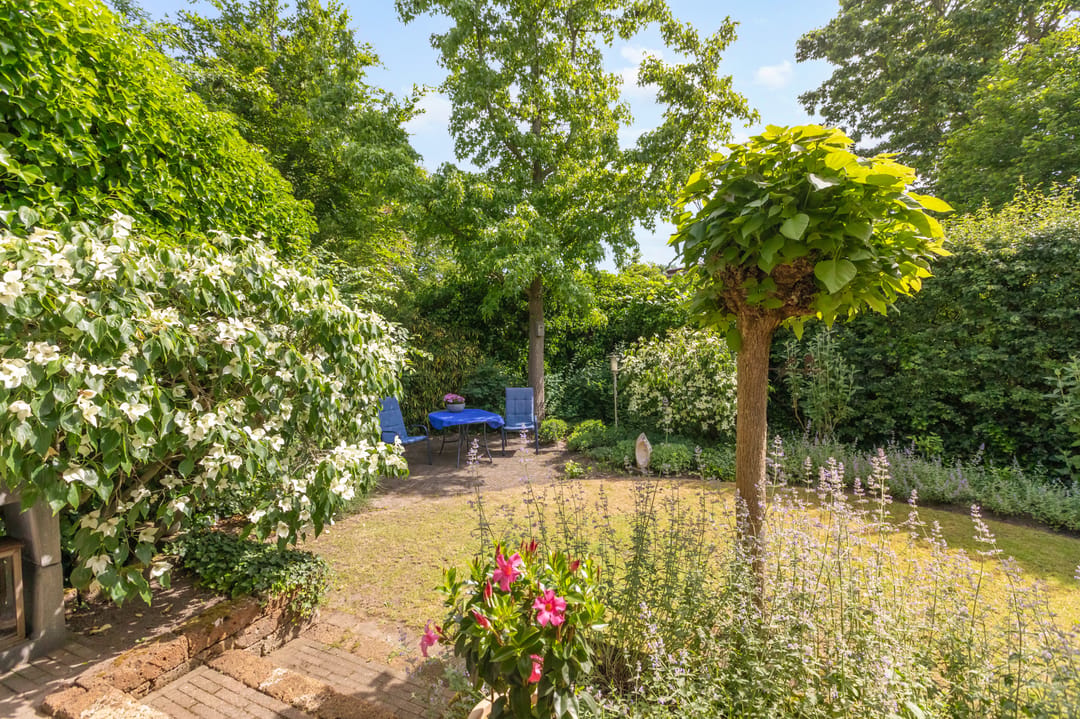 Characterful 1930s Semi-Detached Home with Five Bedrooms, Garden Studio and Spacious Plot Near Doetinchem Forest — 32