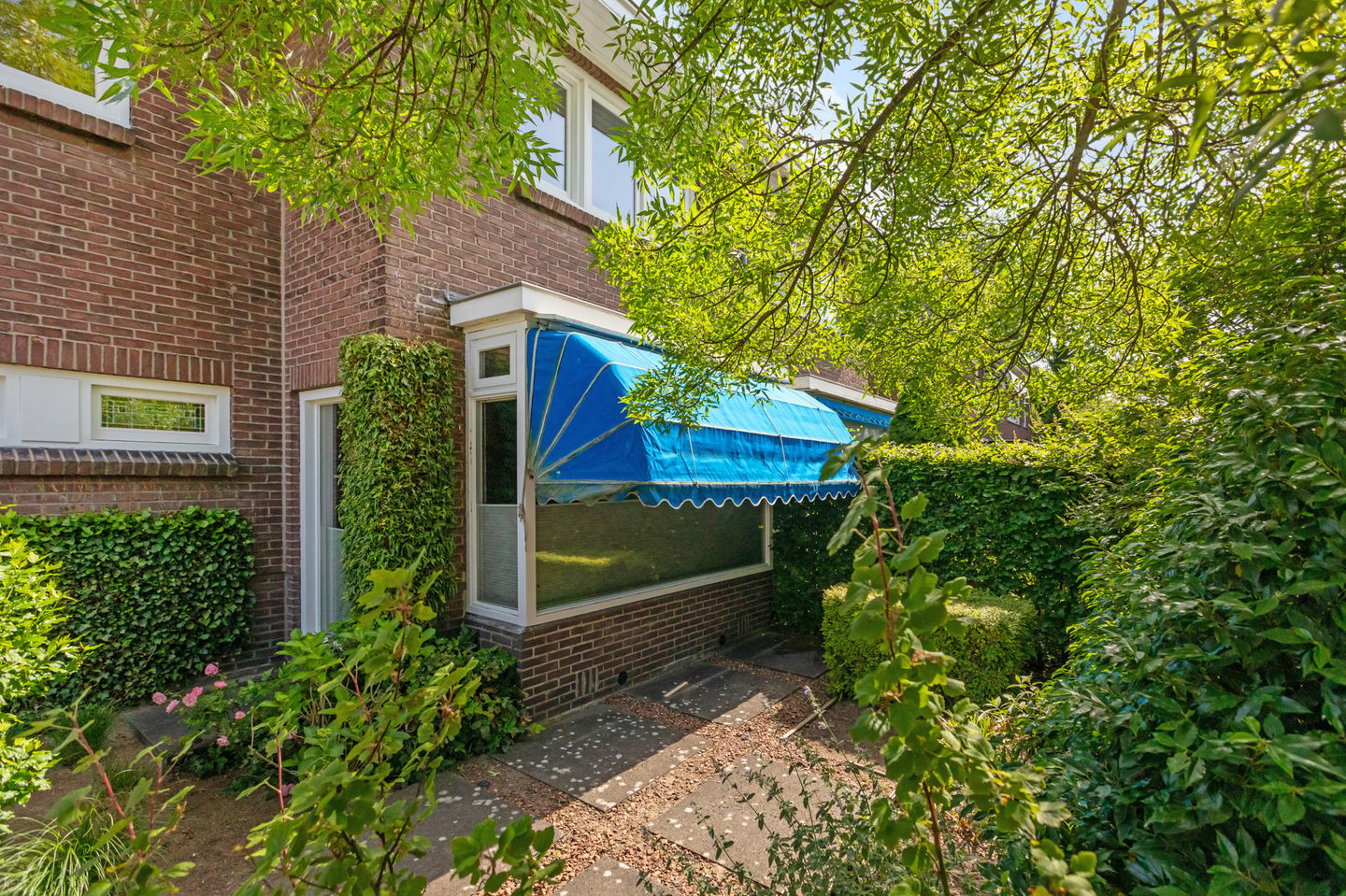 Characterful 1930s Semi-Detached Home with Five Bedrooms, Garden Studio and Spacious Plot Near Doetinchem Forest — 65