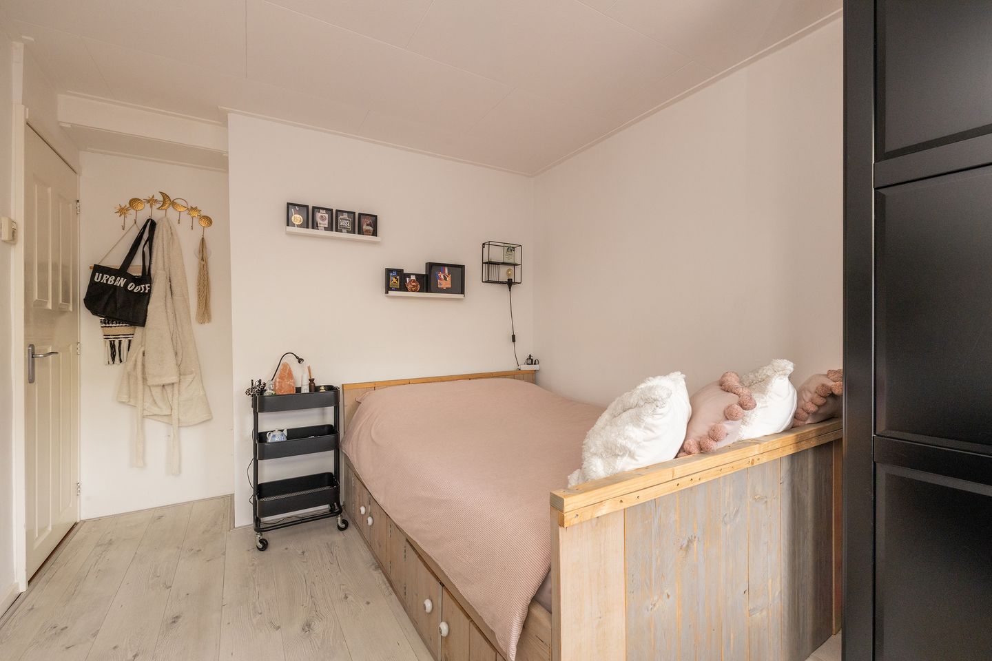 Well-maintained 3-bedroom terraced house with sunny west-facing garden near Gouda center — 25