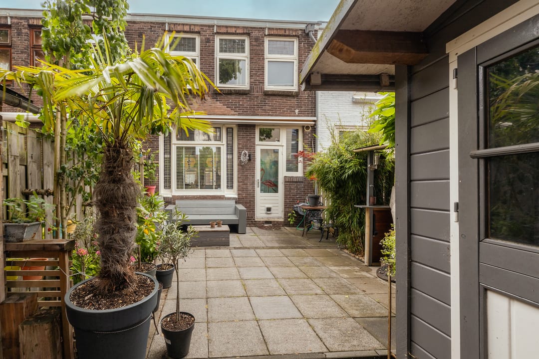 Well-maintained 3-bedroom terraced house with sunny west-facing garden near Gouda center — 32