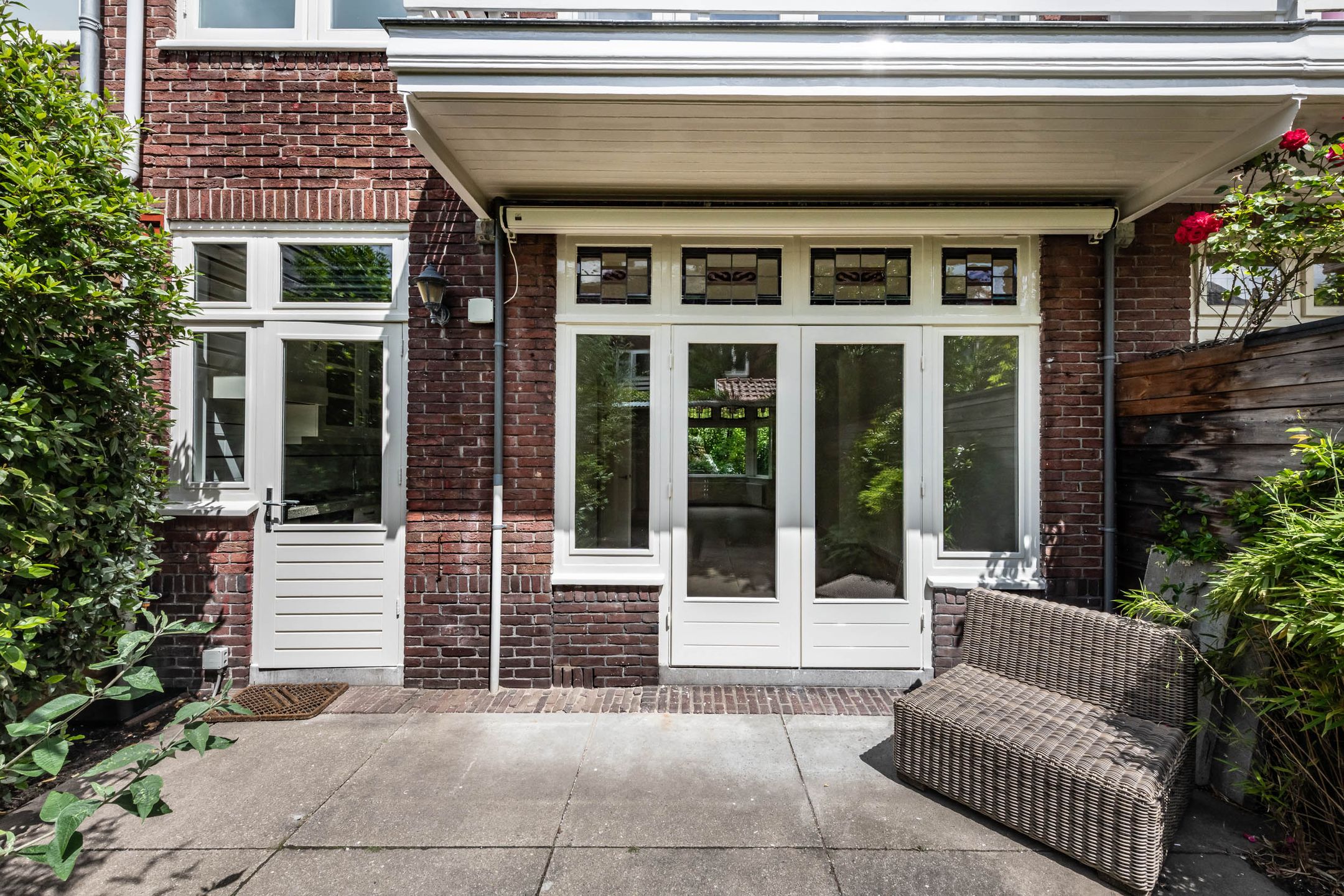 Spacious 1930s Family Home with Five Bedrooms and South-Facing Garden in Overveen — 9