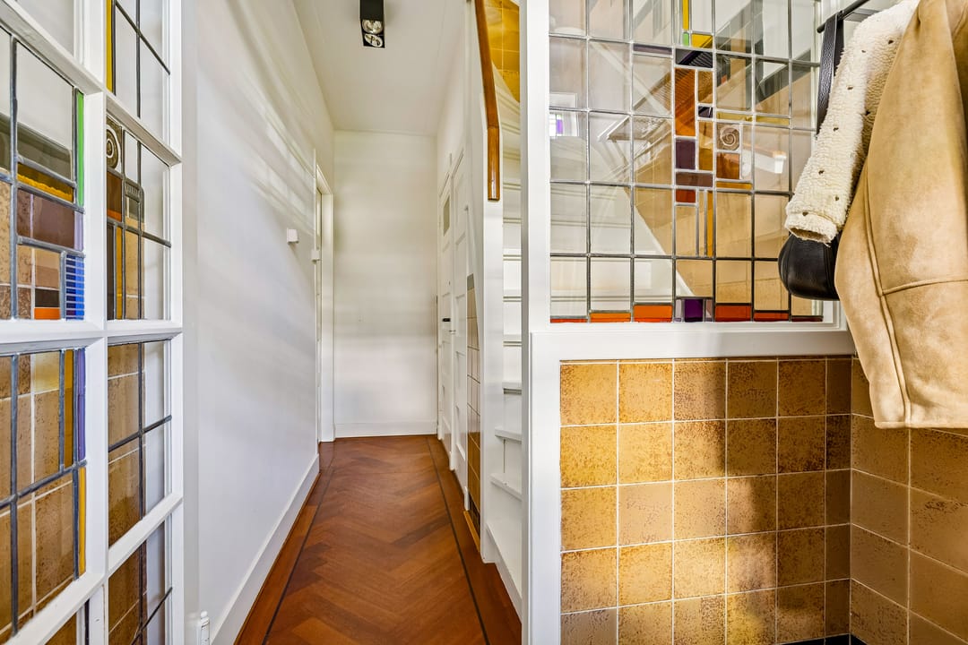 Authentic 1930s End Terraced Home with Five Bedrooms in Popular Tuindorp — 11