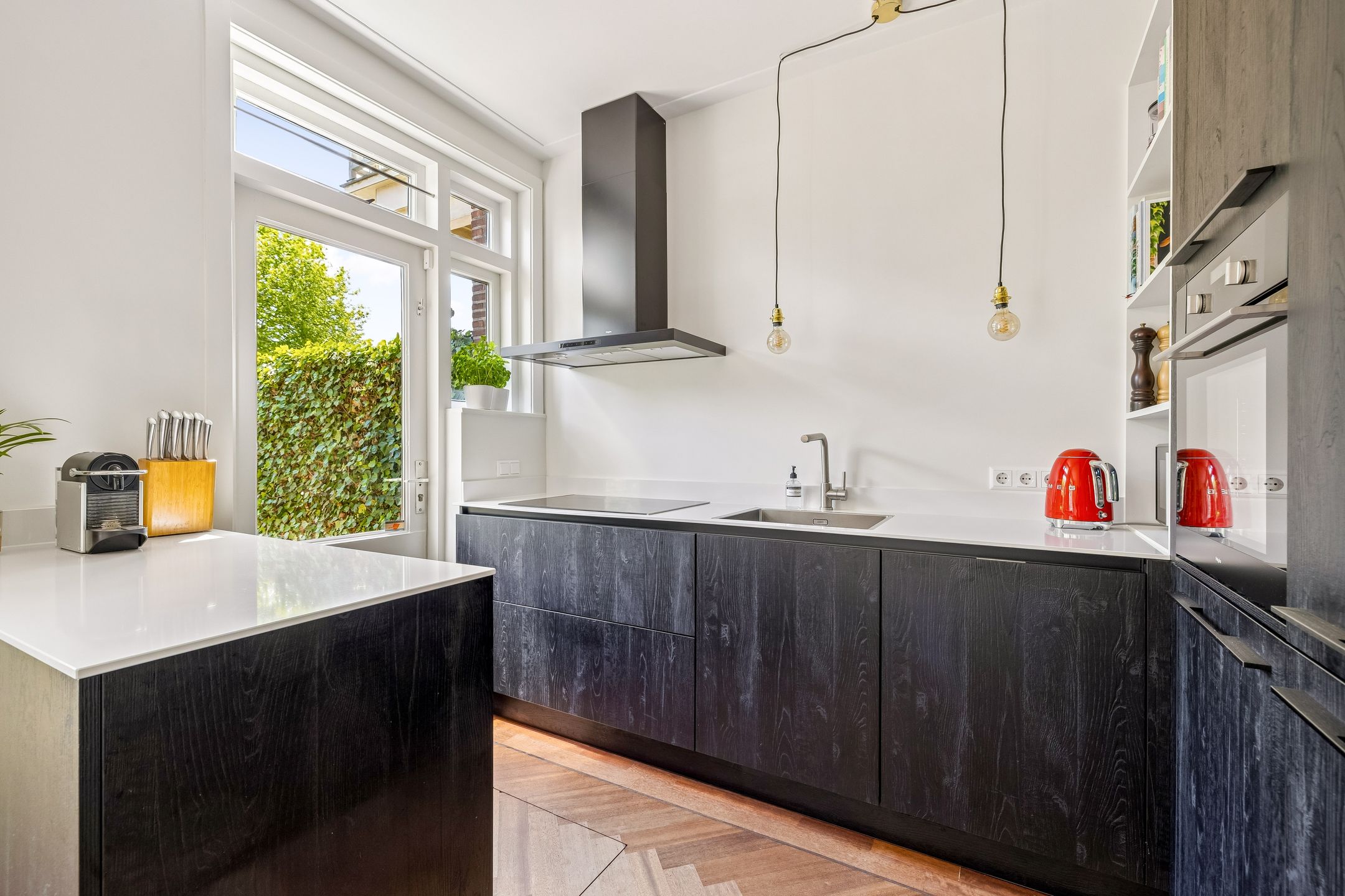 Authentic 1930s End Terraced Home with Five Bedrooms in Popular Tuindorp — 27
