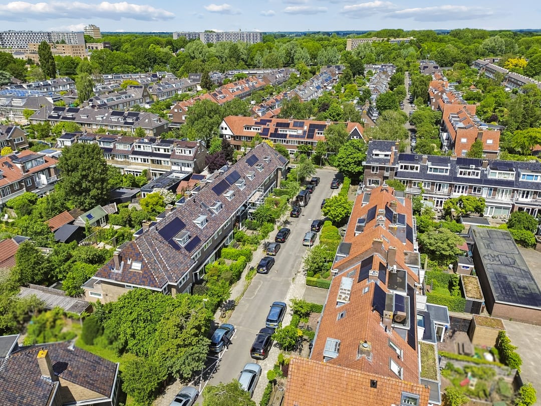 Authentic 1930s End Terraced Home with Five Bedrooms in Popular Tuindorp — 58
