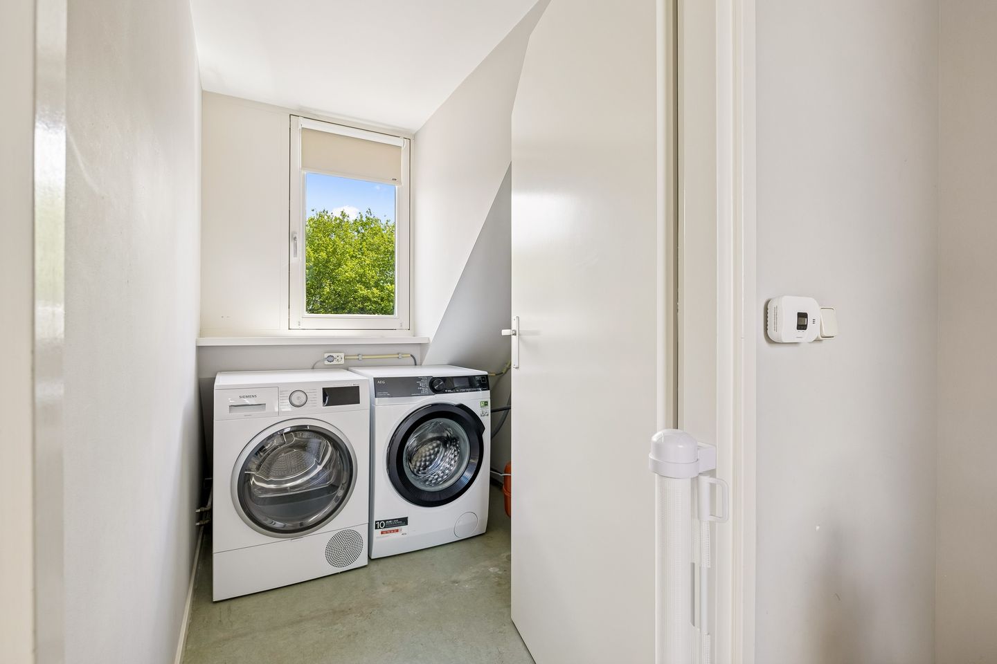 Authentic 1930s End Terraced Home with Five Bedrooms in Popular Tuindorp — 44