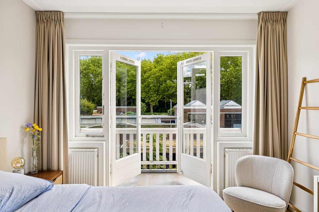 Authentic 1930s End Terraced Home with Five Bedrooms in Popular Tuindorp — 38