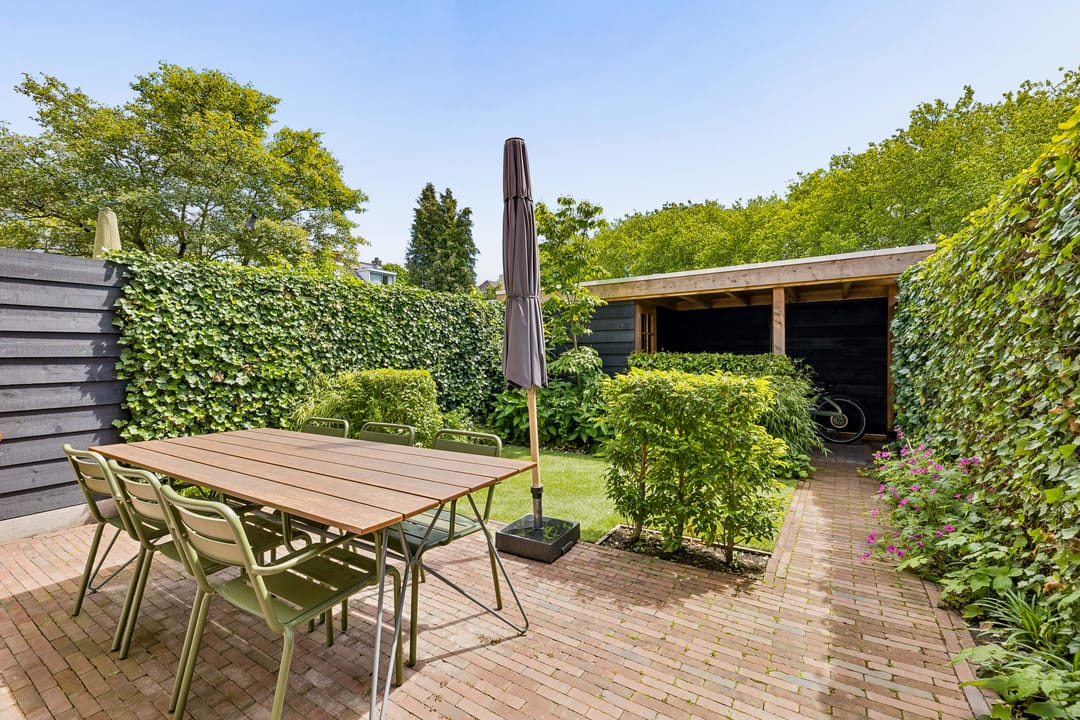 Authentic 1930s End Terraced Home with Five Bedrooms in Popular Tuindorp — 53