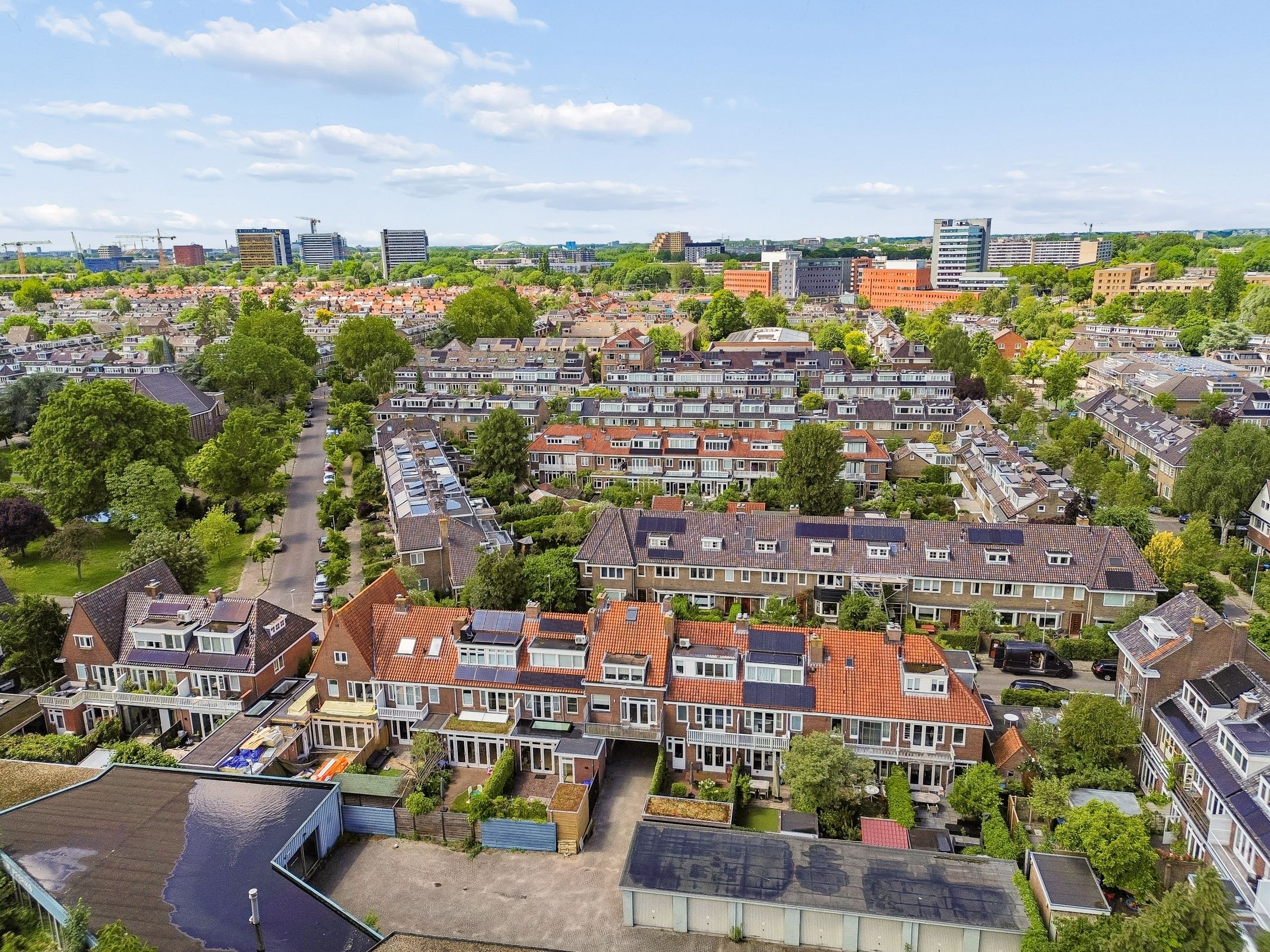 Authentic 1930s End Terraced Home with Five Bedrooms in Popular Tuindorp — 57