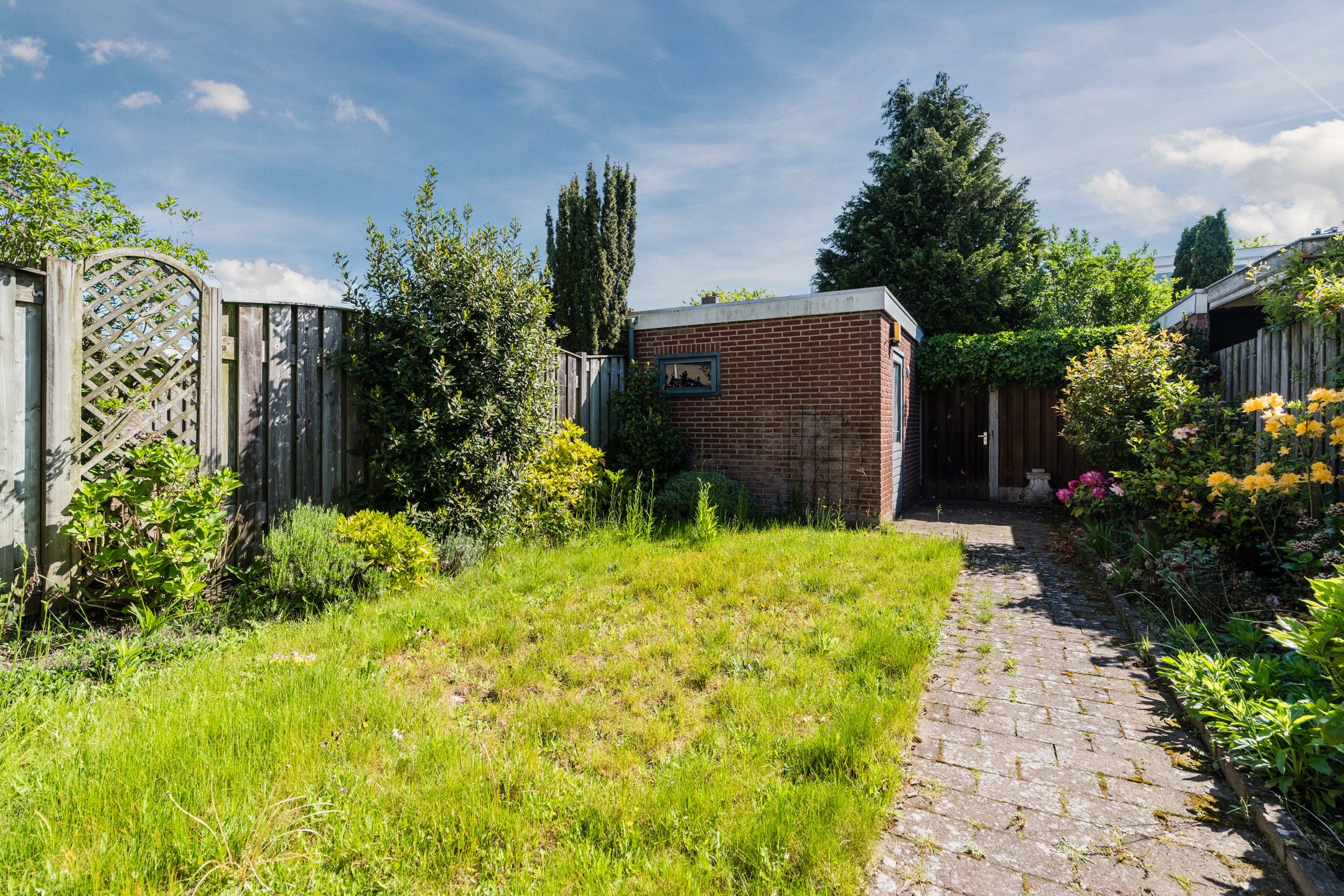 Extended Family Home with Four Bedrooms and Deep Garden in Child-Friendly Akert District — 33