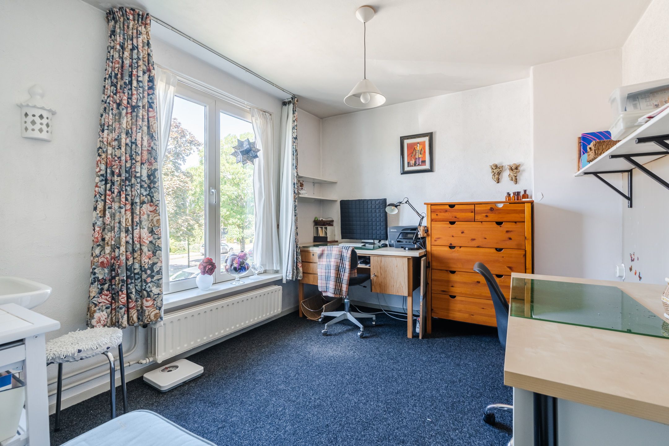 Extended Family Home with Four Bedrooms and Deep Garden in Child-Friendly Akert District — 24