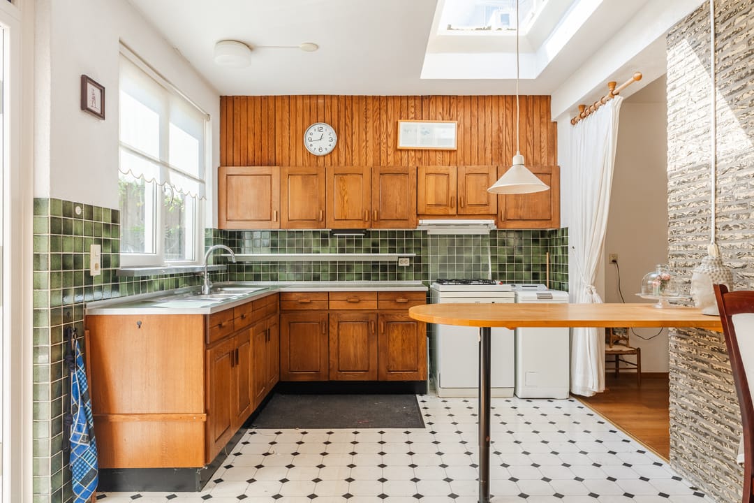 Extended Family Home with Four Bedrooms and Deep Garden in Child-Friendly Akert District — 17