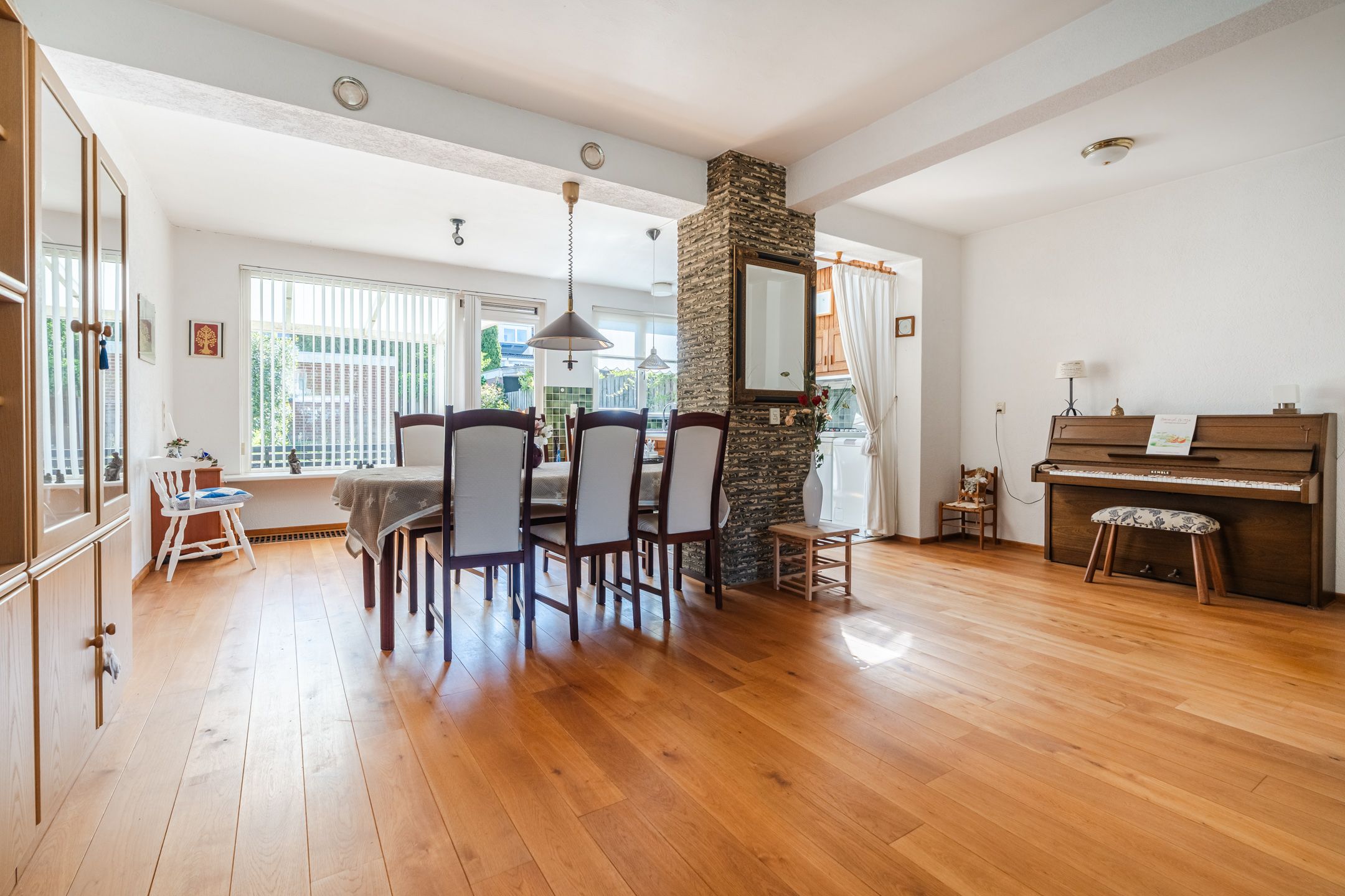 Extended Family Home with Four Bedrooms and Deep Garden in Child-Friendly Akert District — 15