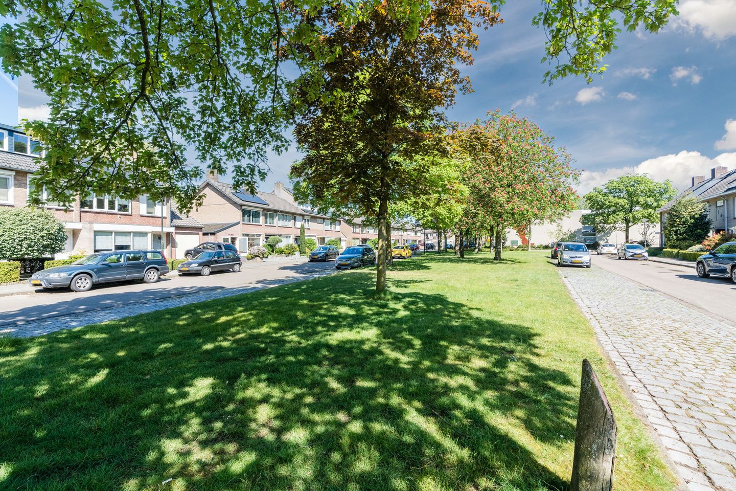 Extended Family Home with Four Bedrooms and Deep Garden in Child-Friendly Akert District — 34