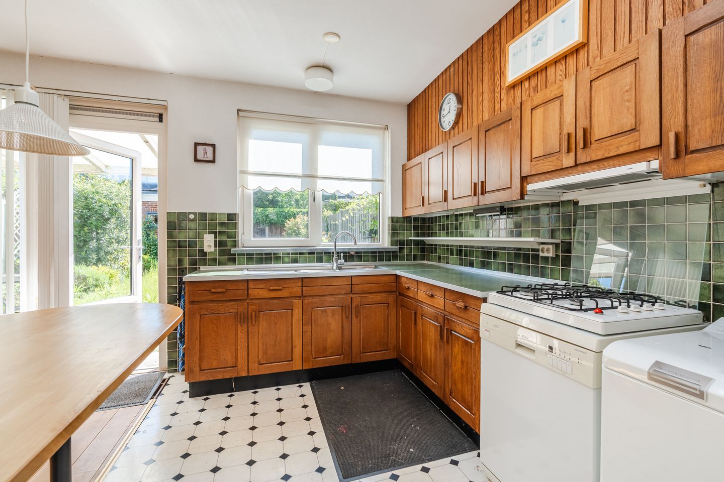 Extended Family Home with Four Bedrooms and Deep Garden in Child-Friendly Akert District — 20