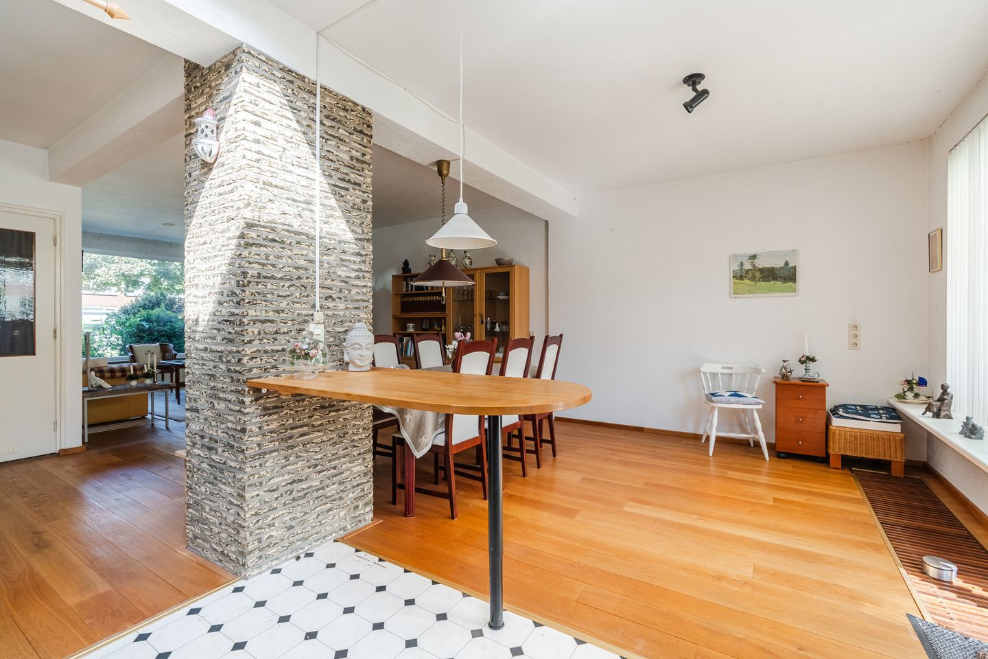 Extended Family Home with Four Bedrooms and Deep Garden in Child-Friendly Akert District — 19