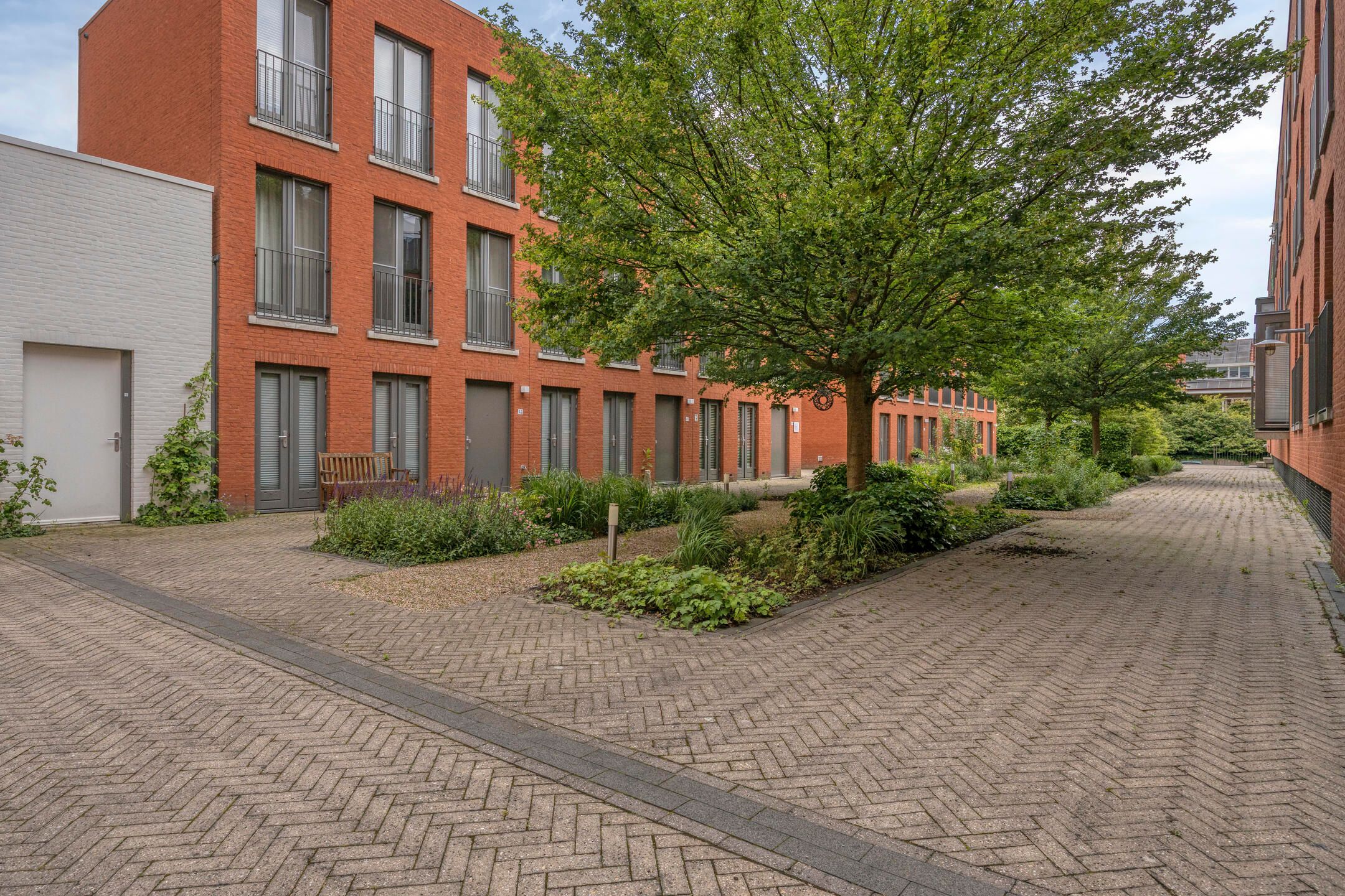 Photo 27 of Anna van Egmondstraat 8