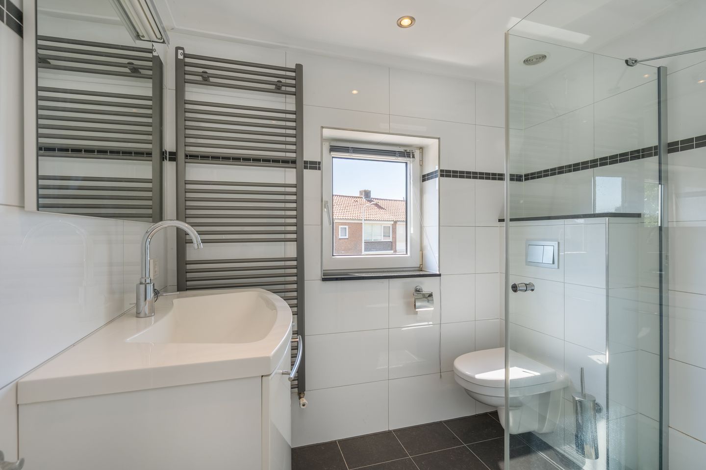Modernized Terraced Home in Quiet Hedel Location — 14