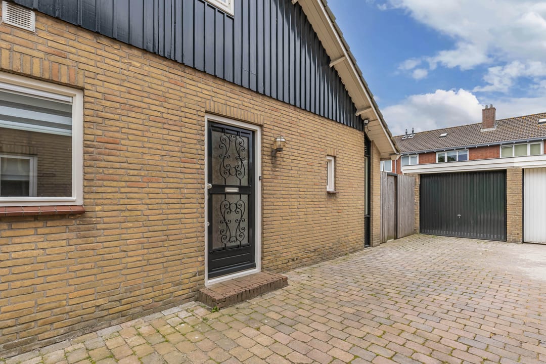 Photo 8 of Professor Loréstraat 12