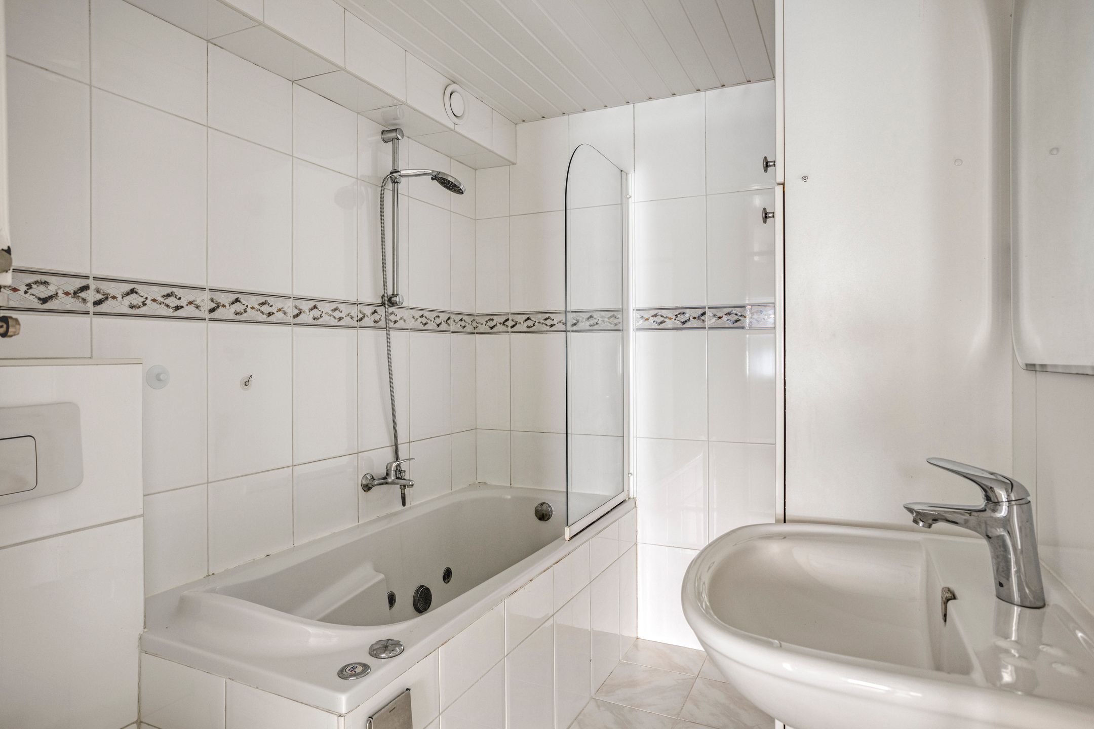 Bright Apartment in the Heart of Castricum with Balcony — 12
