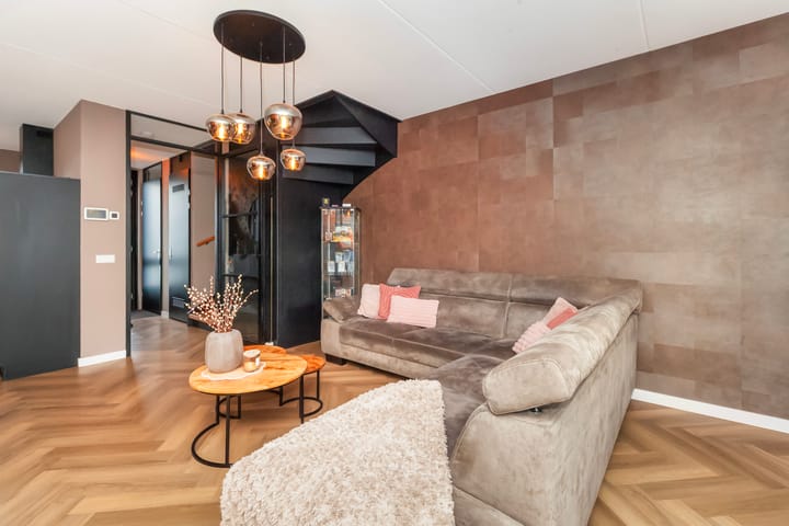 Hoekwoning te koop: Torenvalklaan 4, Vlaardingen