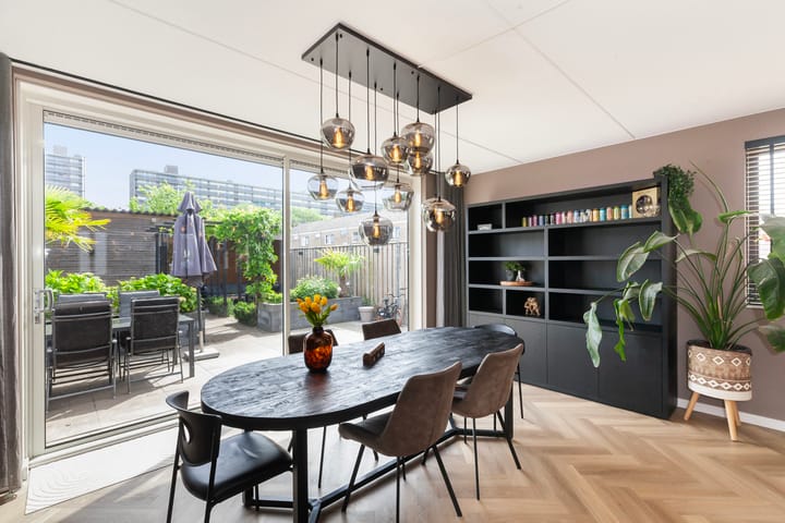 Hoekwoning te koop: Torenvalklaan 4, Vlaardingen