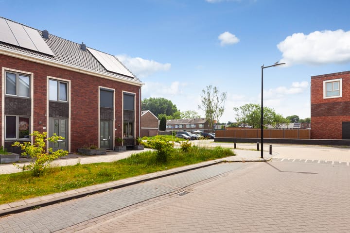 Hoekwoning te koop: Torenvalklaan 4, Vlaardingen