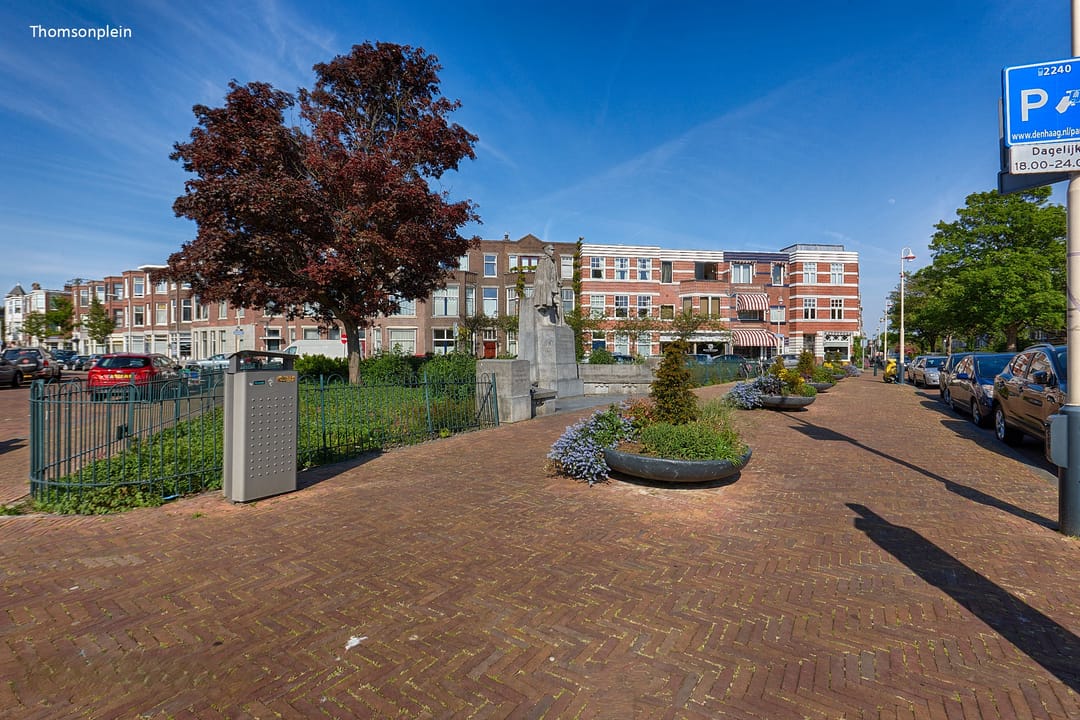 Spacious four bedroom apartment in Bomenbuurt, The Hague — 23