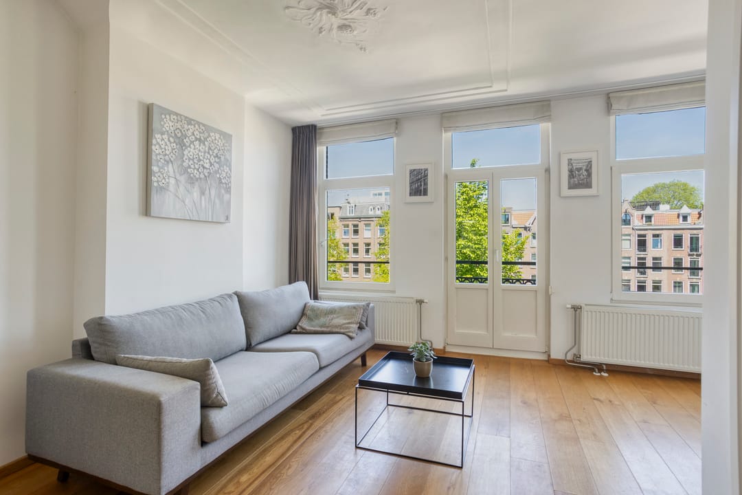 Charming Canal-View Apartment with Original Period Features in Oud-West — 7