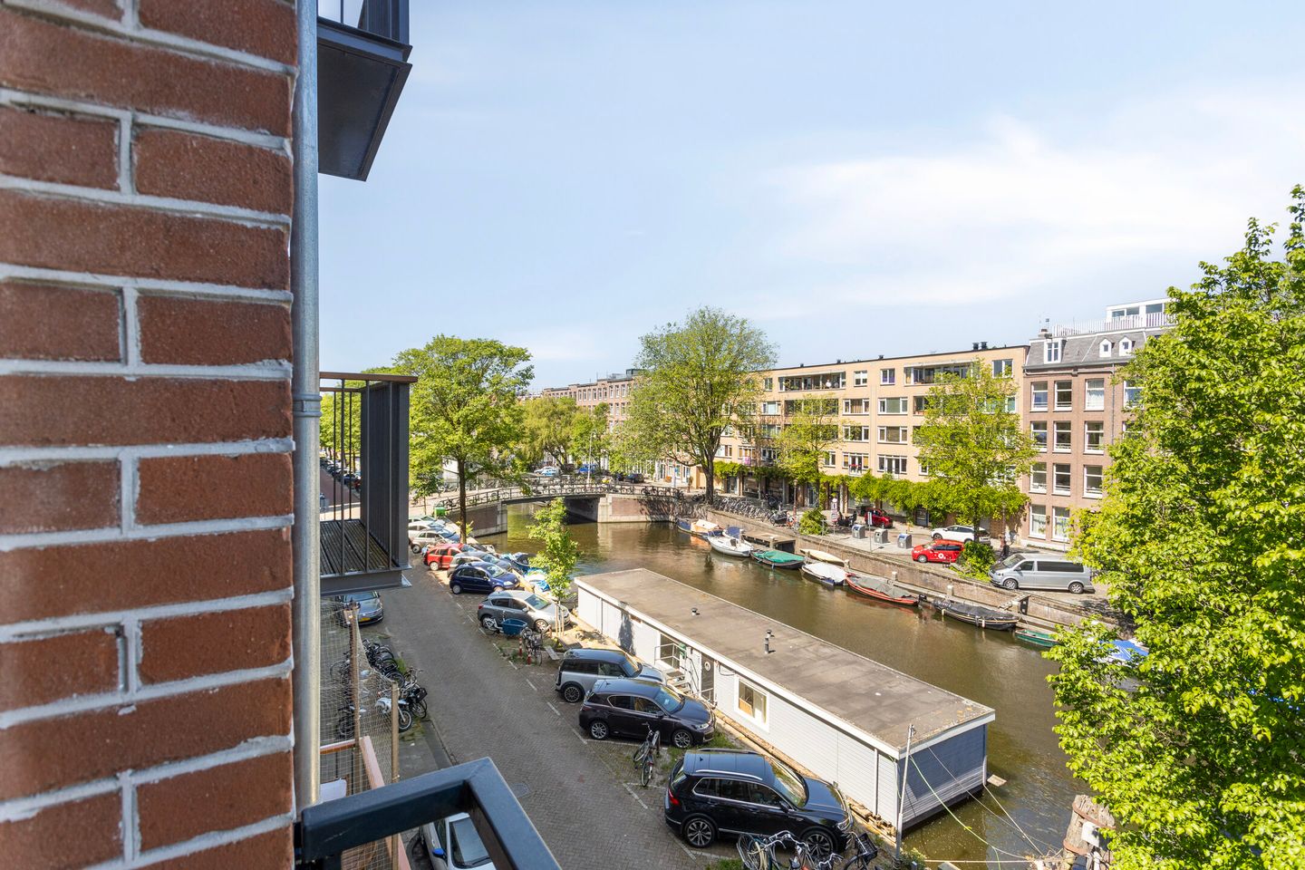 Charming Canal-View Apartment with Original Period Features in Oud-West — 10