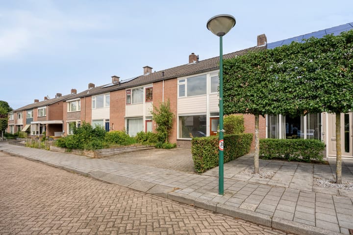 Tussenwoning te koop: Hagelkruis 44, Bergeijk