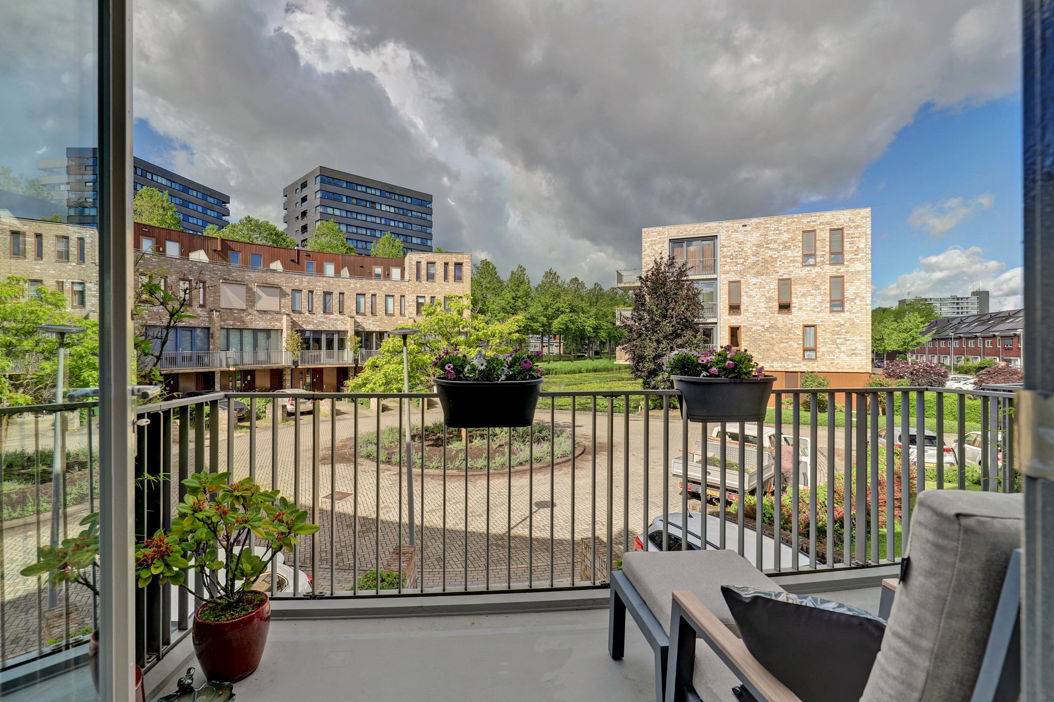 Spacious Bastion House with Water Views and Sunlight at Every Moment — 18