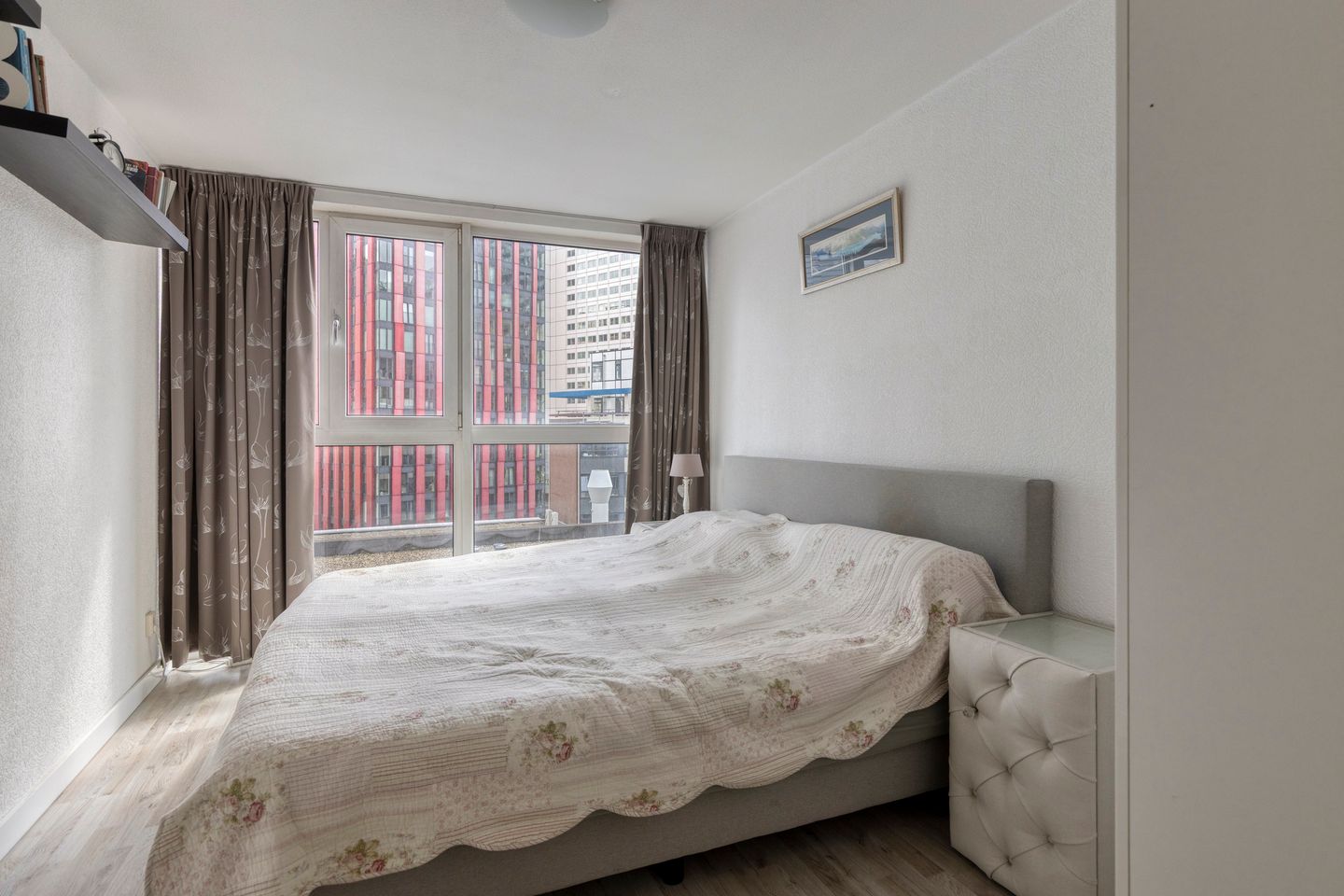 Stylish 3-Room Apartment with City Views in Rotterdam Centre — 10