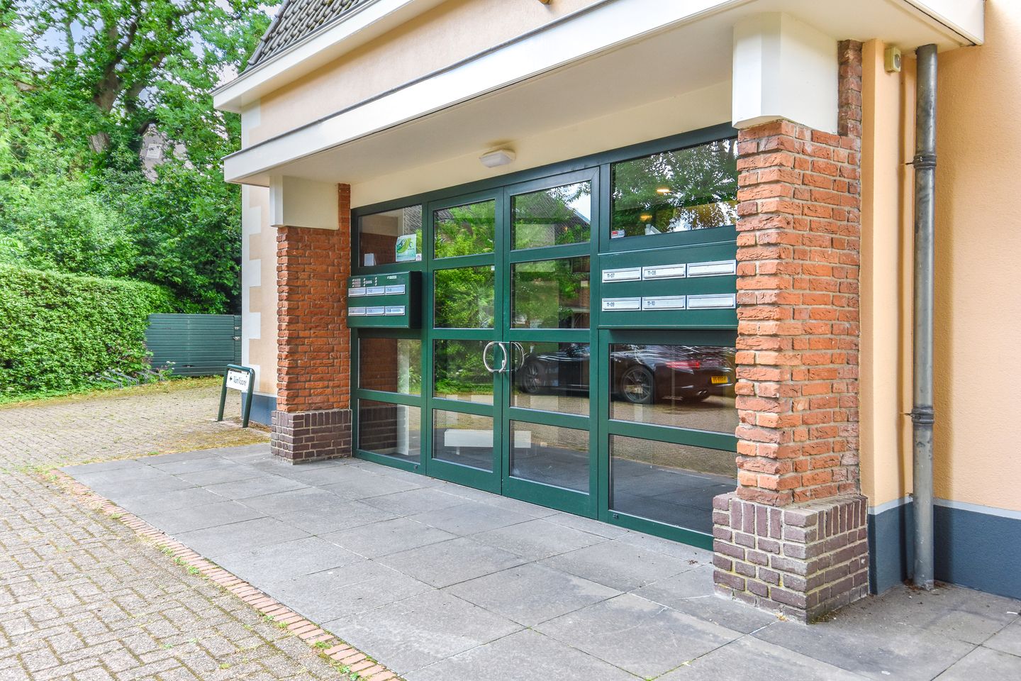 Bekijk foto 3 van Eemnesserweg 11