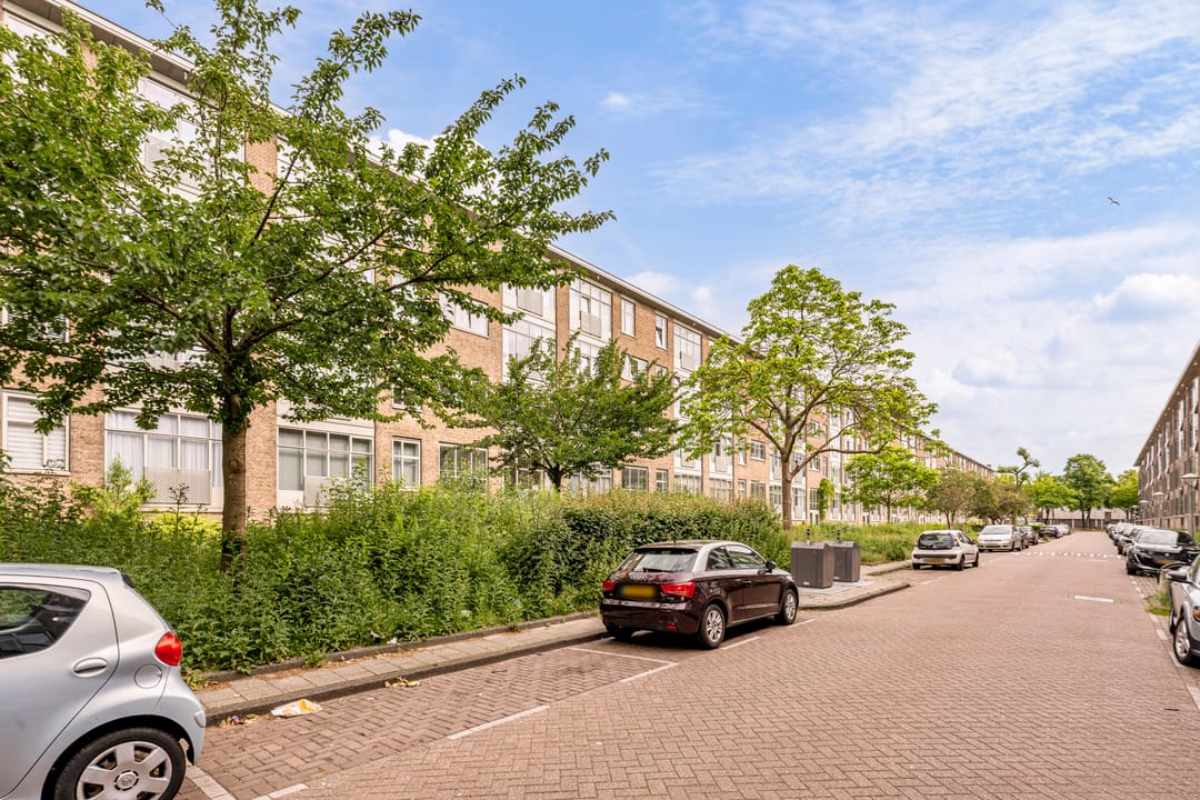 Bright Renovated 2 Bedroom Apartment with Balcony — 22