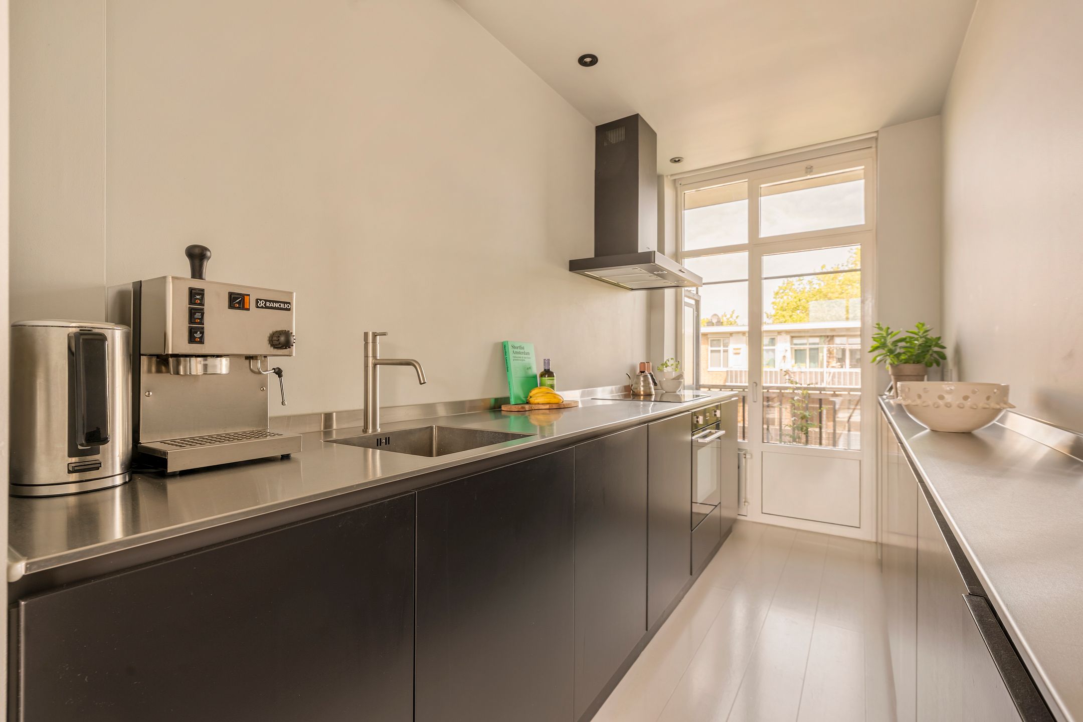 Photo 9 of Louise de Colignystraat 50-3