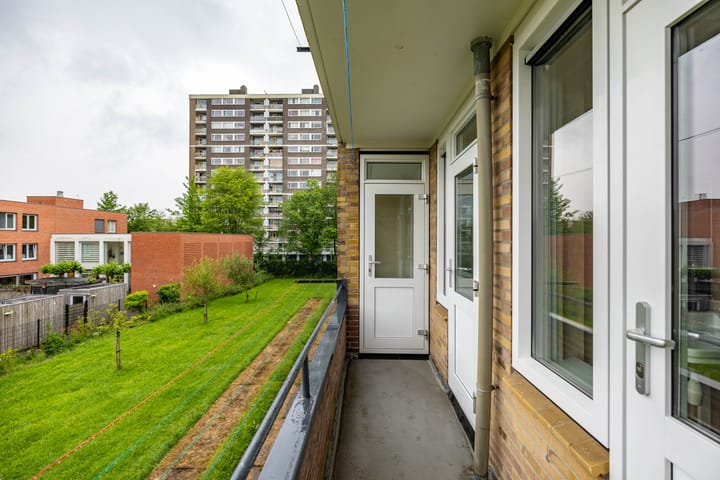 Photo 2 of Van Lenneplaan 303