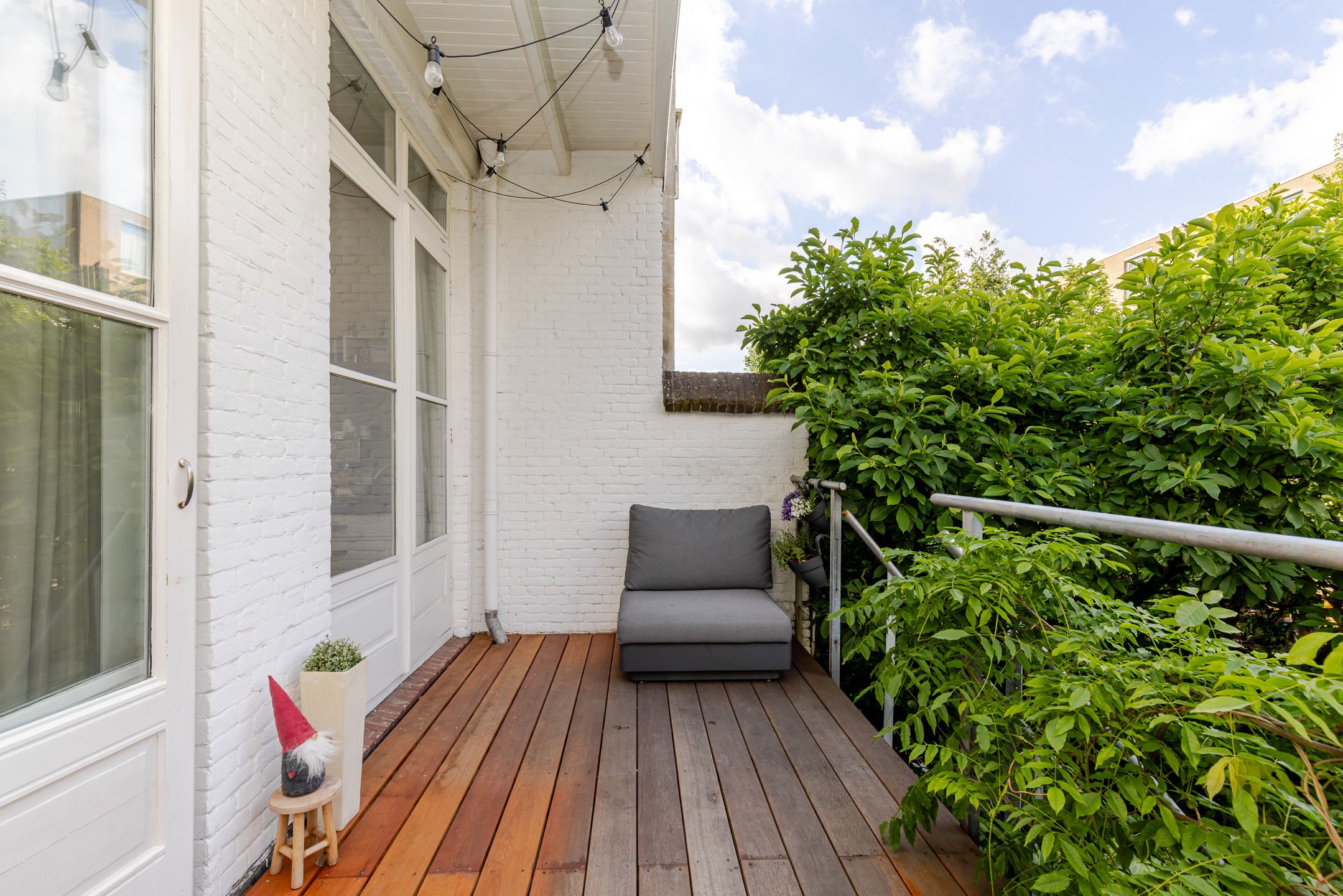 Spacious Ground Floor Apartment with Sunny Southwest Garden in Characteristic Rotterdam Neighborhood — 12