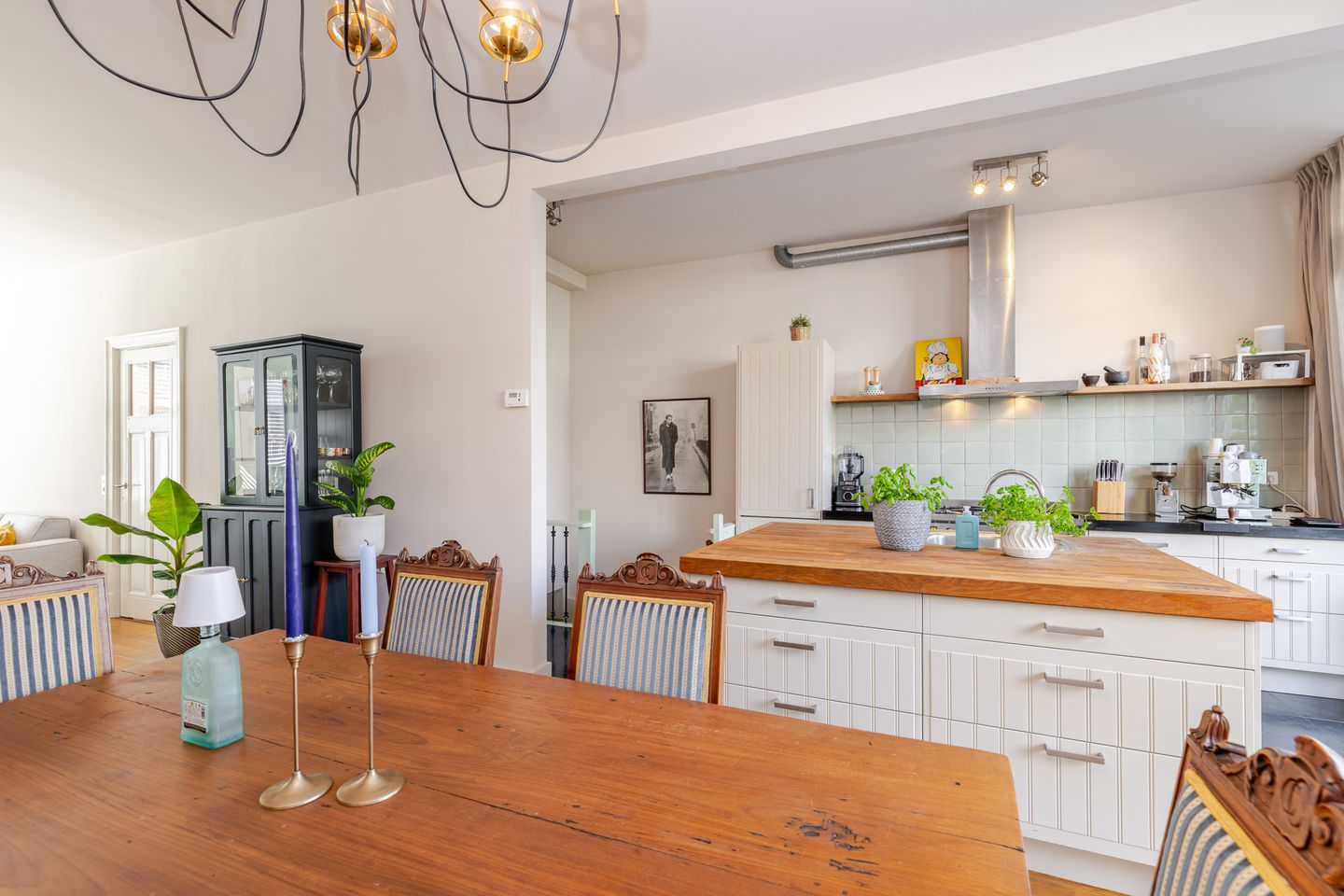 Spacious Ground Floor Apartment with Sunny Southwest Garden in Characteristic Rotterdam Neighborhood — 20