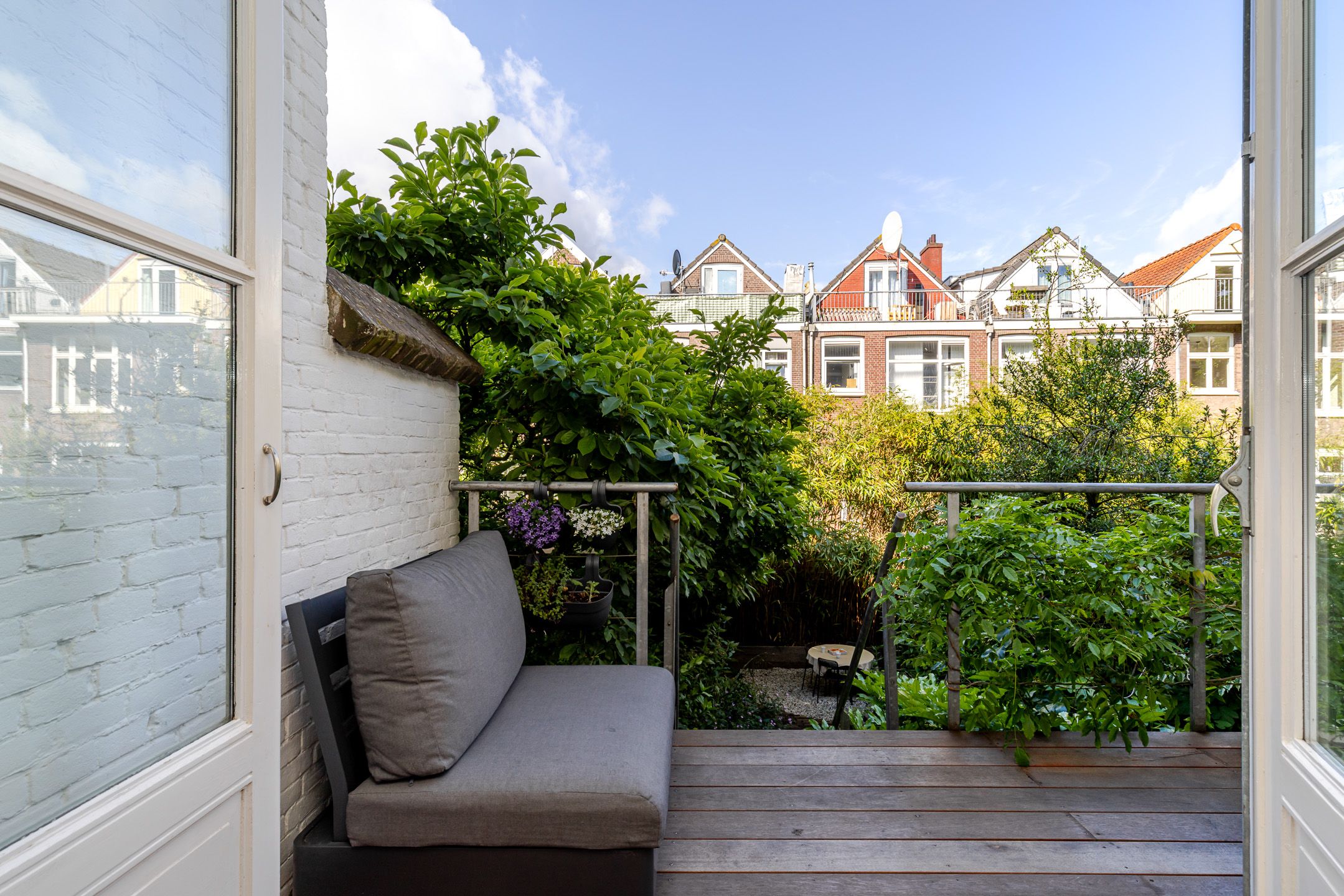 Spacious Ground Floor Apartment with Sunny Southwest Garden in Characteristic Rotterdam Neighborhood — 18
