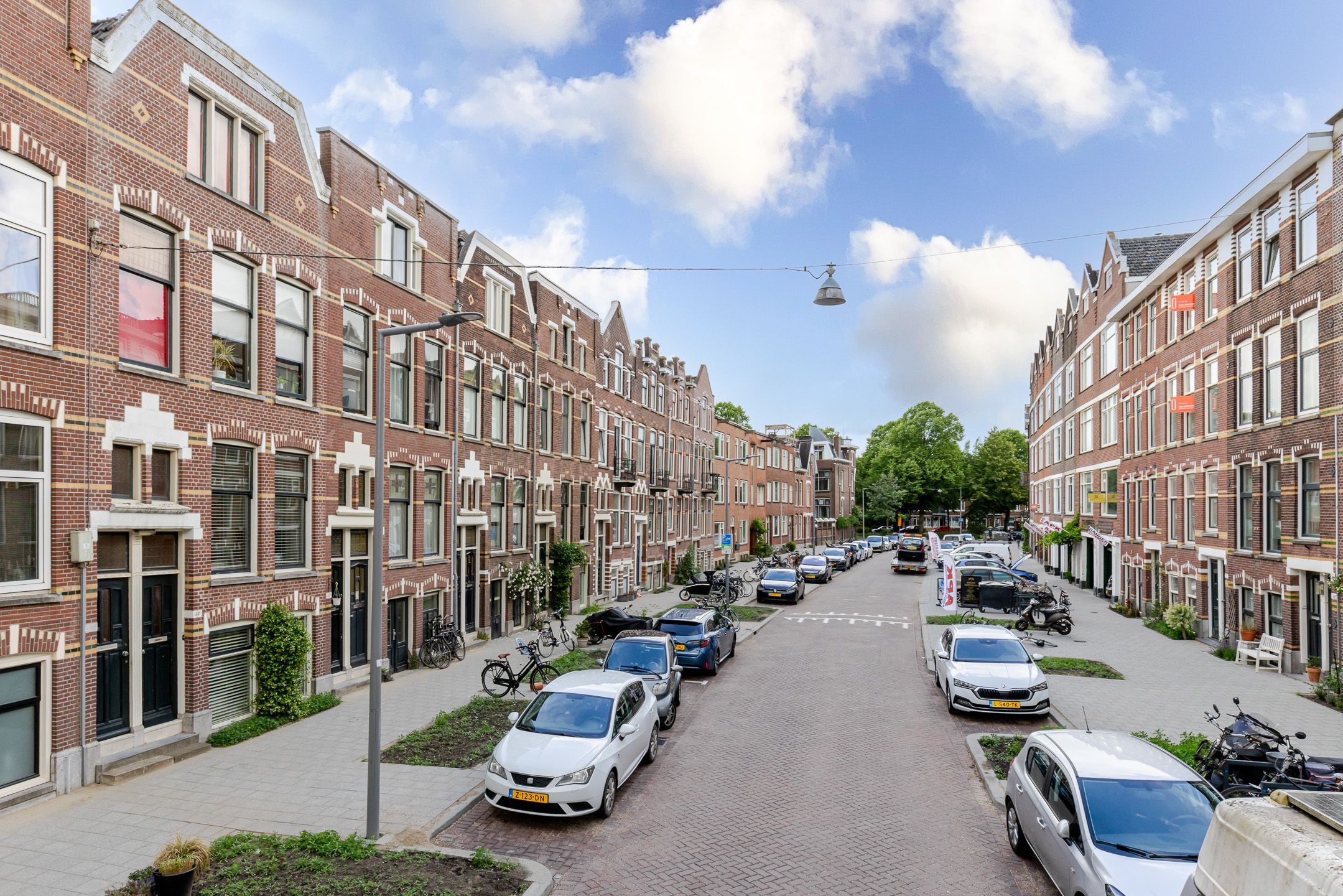 Spacious Ground Floor Apartment with Sunny Southwest Garden in Characteristic Rotterdam Neighborhood — 54