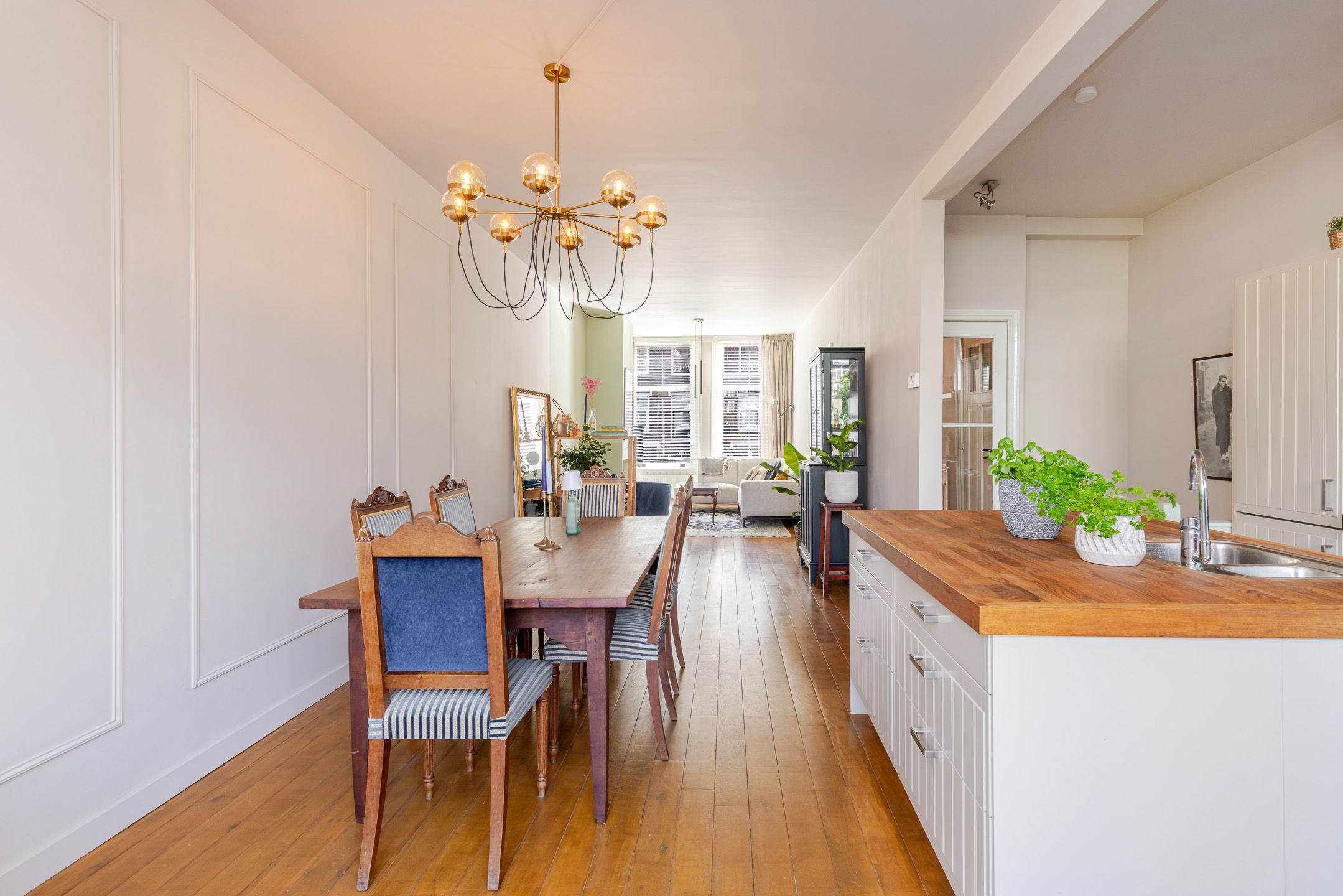 Spacious Ground Floor Apartment with Sunny Southwest Garden in Characteristic Rotterdam Neighborhood — 21