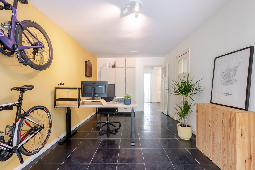 Spacious Ground Floor Apartment with Sunny Southwest Garden in Characteristic Rotterdam Neighborhood — 43