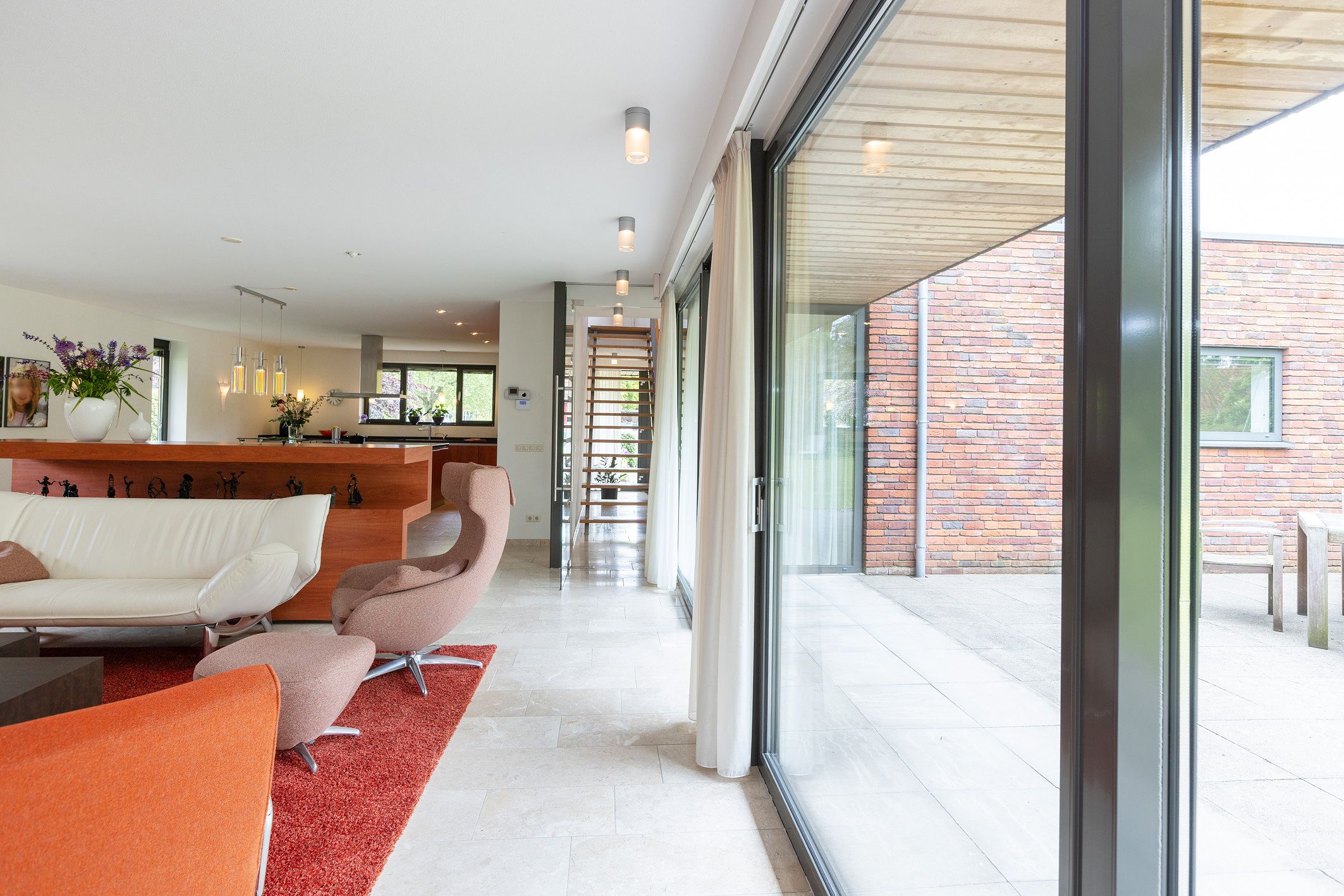 Elegant Architectural Villa Surrounded by Mature Gardens — 15